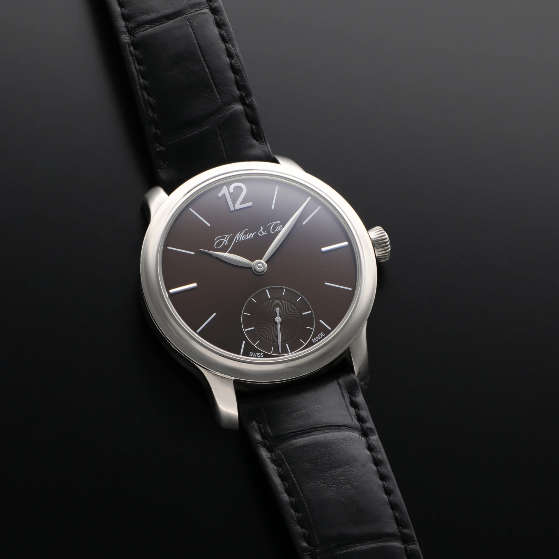 Auction: H. Moser & Cie Mayu Marrone 38.8 White Gold / Brown