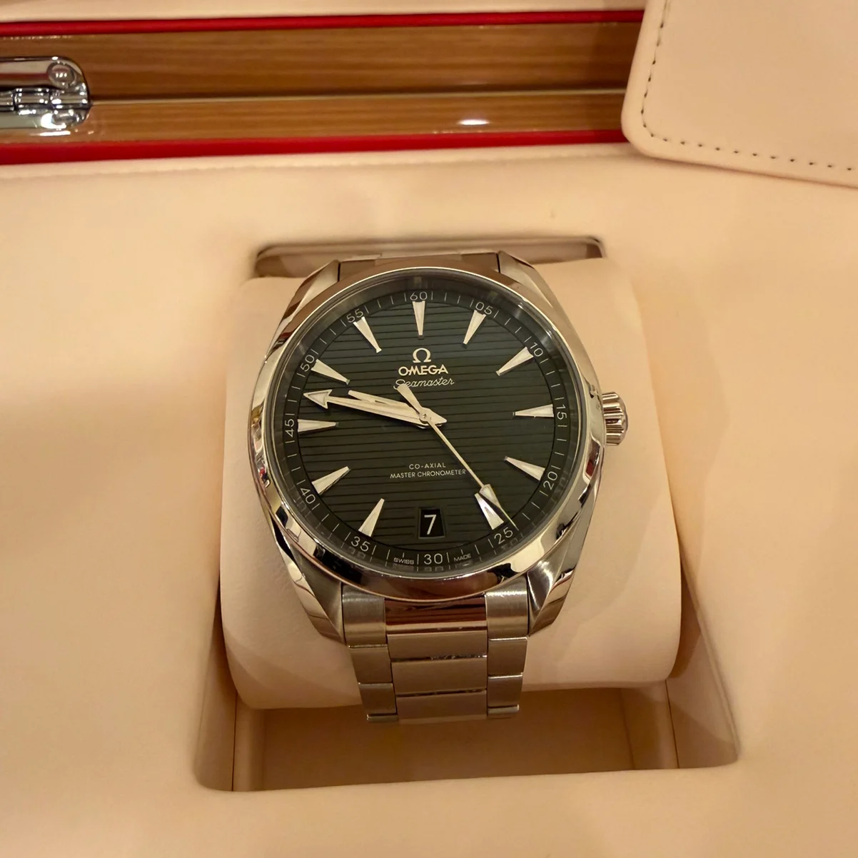 2022 Omega Seamaster Aqua Terra 150M Master Chronometer 41 Stainless Steel / Green / Bracelet 220.10.41.21.10.001