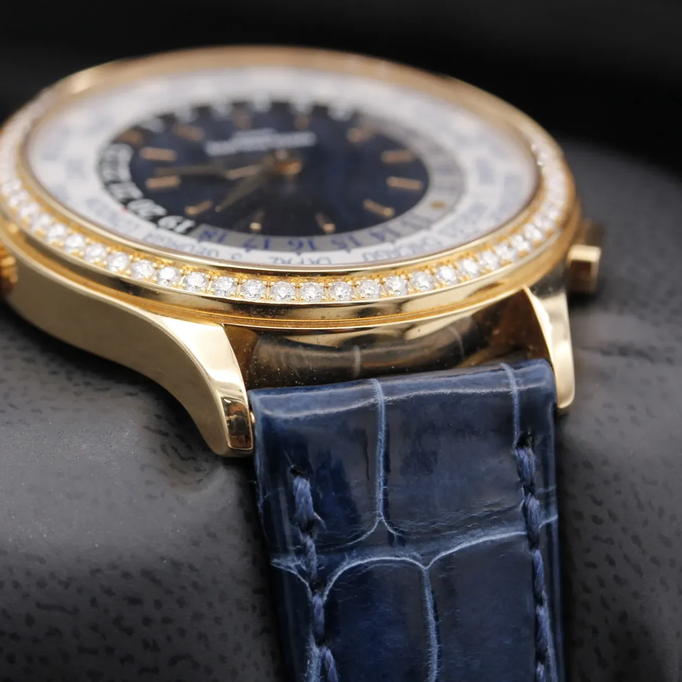 2018 Patek Philippe World Time Rose Gold / Diamond-Set - New York - Limited to 75 Pieces 7130R-012 Listing Image 5