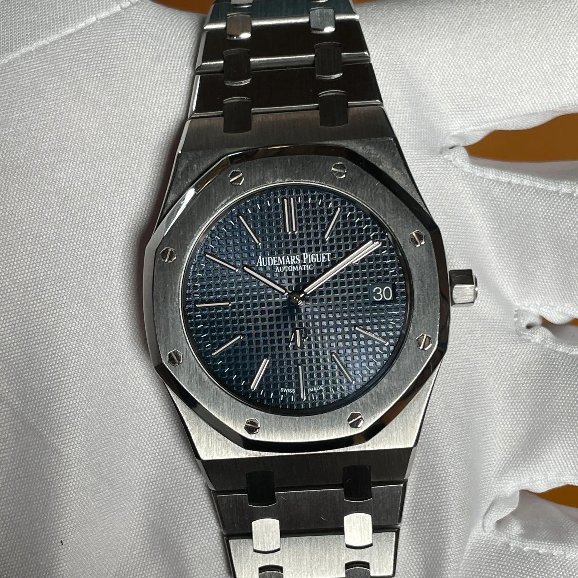 2015 Audemars Piguet Royal Oak "Jumbo" Extra-Thin 39 / Blue 15202ST.OO.1240ST.01