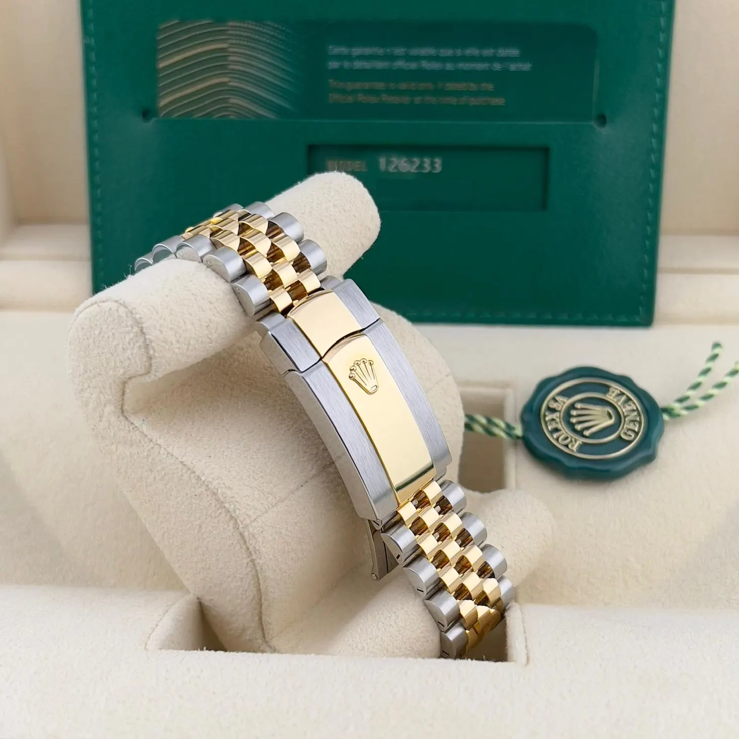 2021 Rolex Datejust 36 Smooth / Black / Jubilee 126200-0003