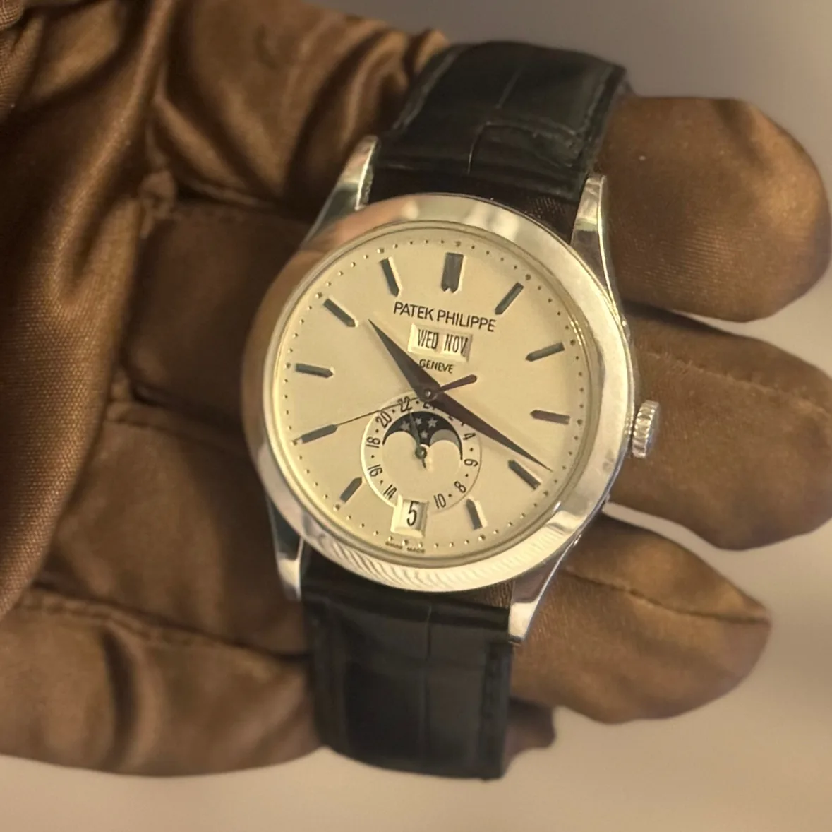 Patek Philippe Annual Calendar White Gold / Silvered 5396G-011