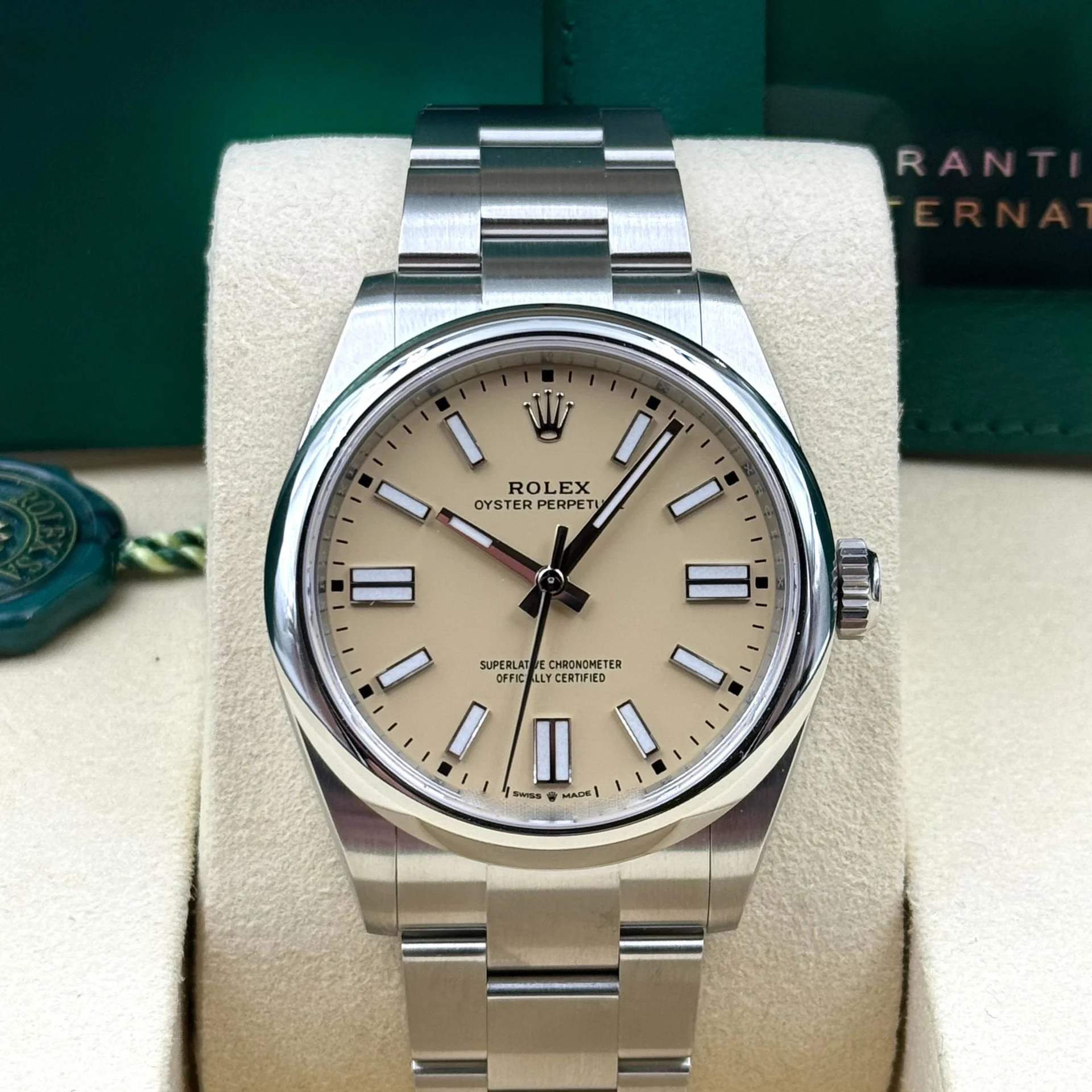 2025 Rolex Oyster Perpetual 41 Steel / Smooth / Beige / Oyster 134300-0007