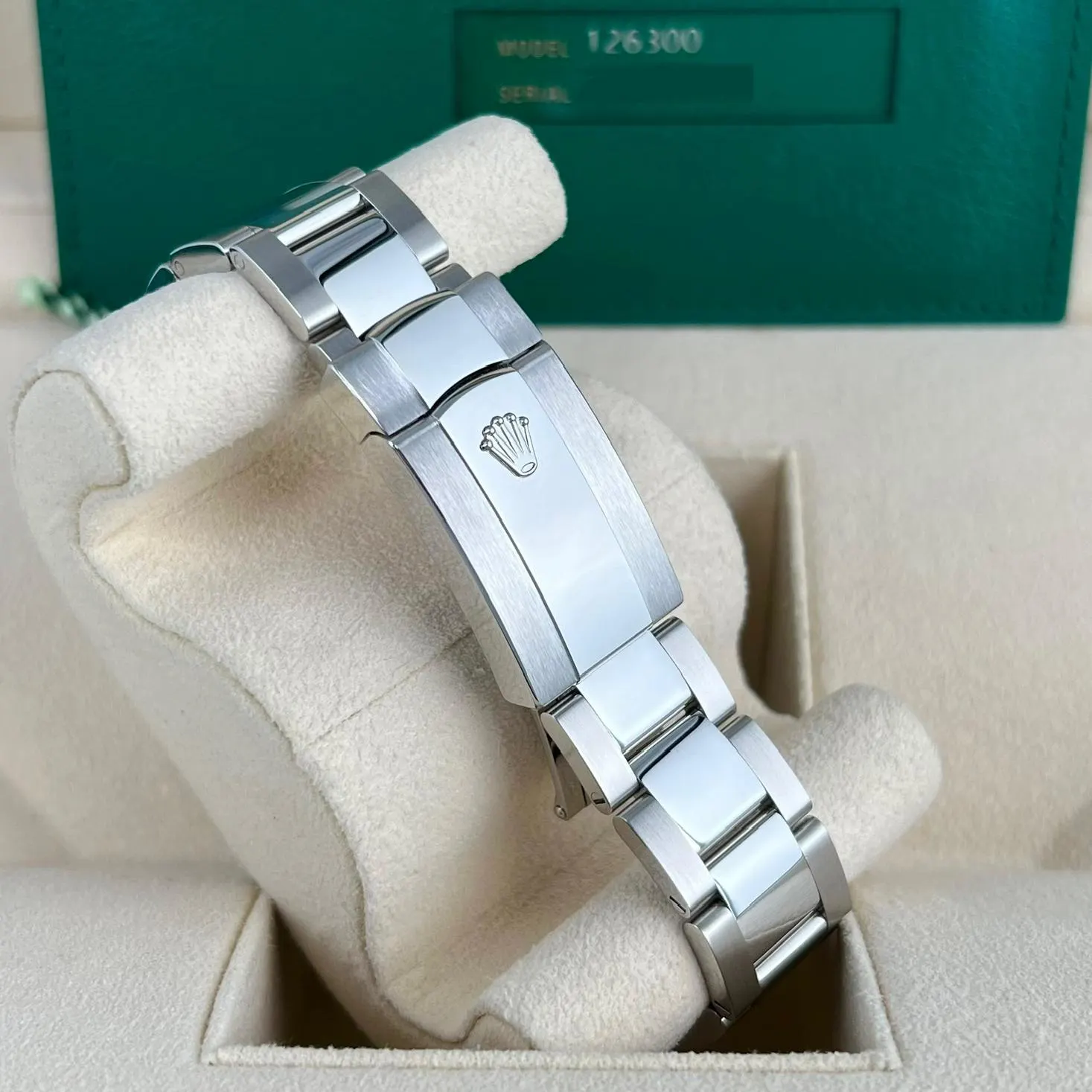 2024 Rolex Datejust 41 Steel / Smooth / Silvered / Oyster 126300-0003 Listing Image 4