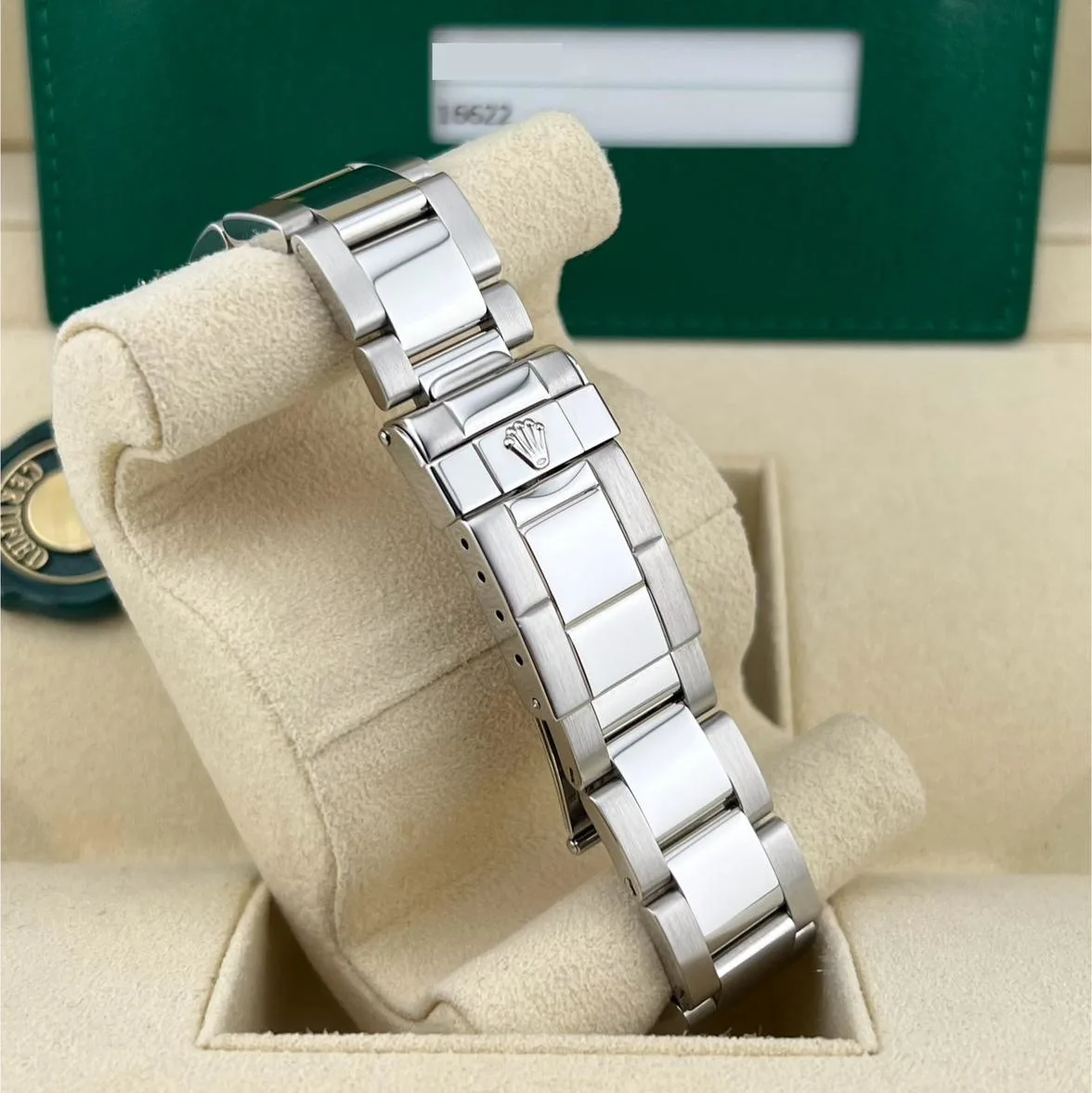 2015 Rolex Yacht-Master 40 Steel / Platinum / Silvered 16622 Listing Image 6