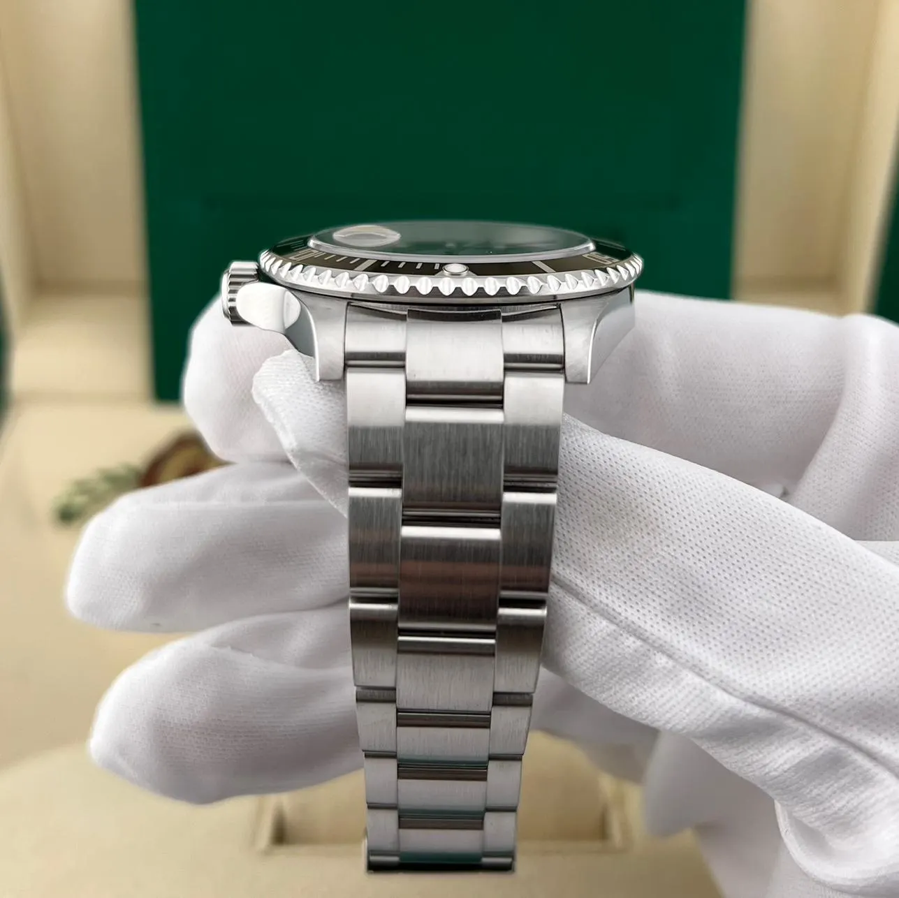 2006 Rolex Submariner Date / SuperLuminova 16610 Listing Image 6