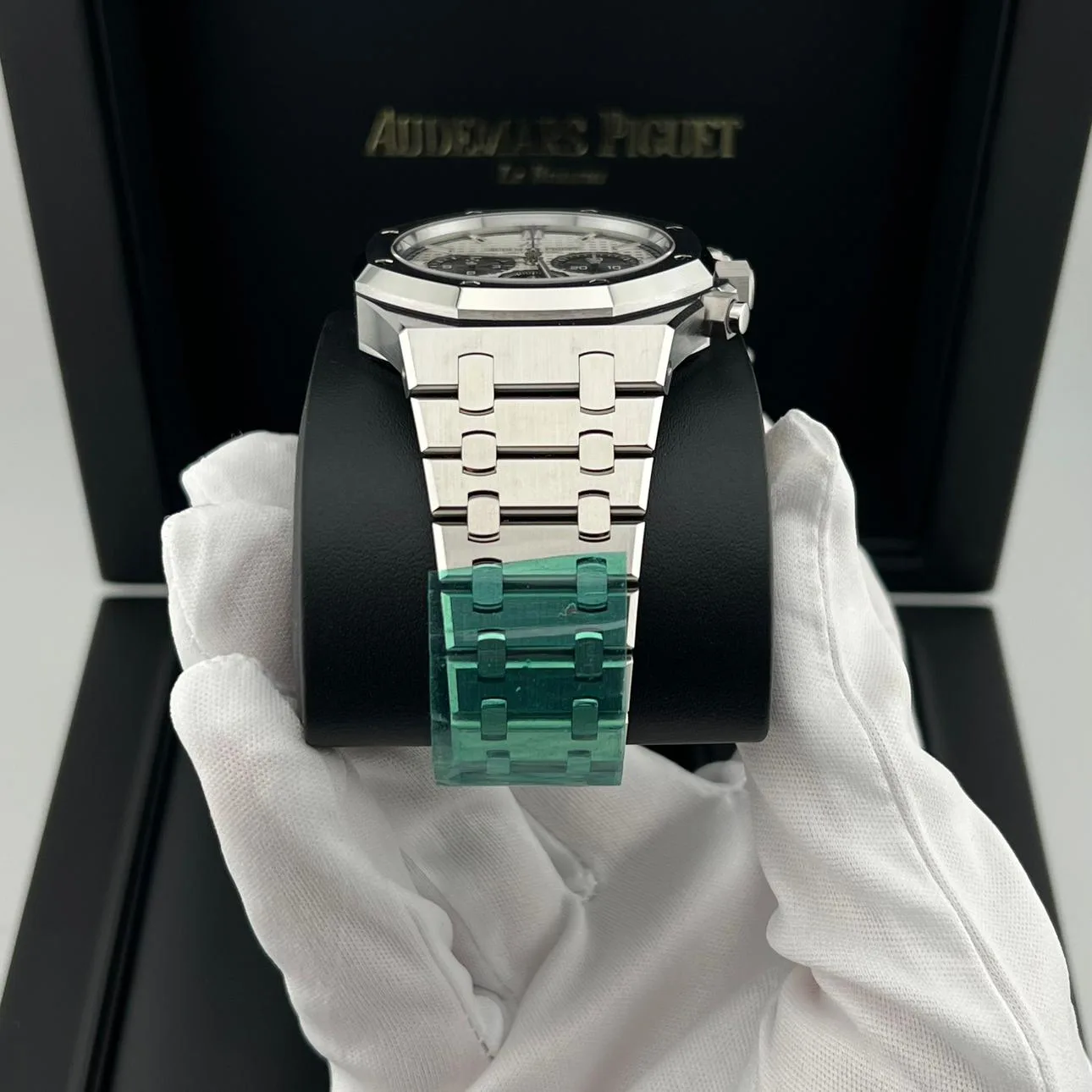2020 Audemars Piguet Royal Oak Chronograph 41 / Silver and Black 26331ST.OO.1220ST.03 Listing Image 5