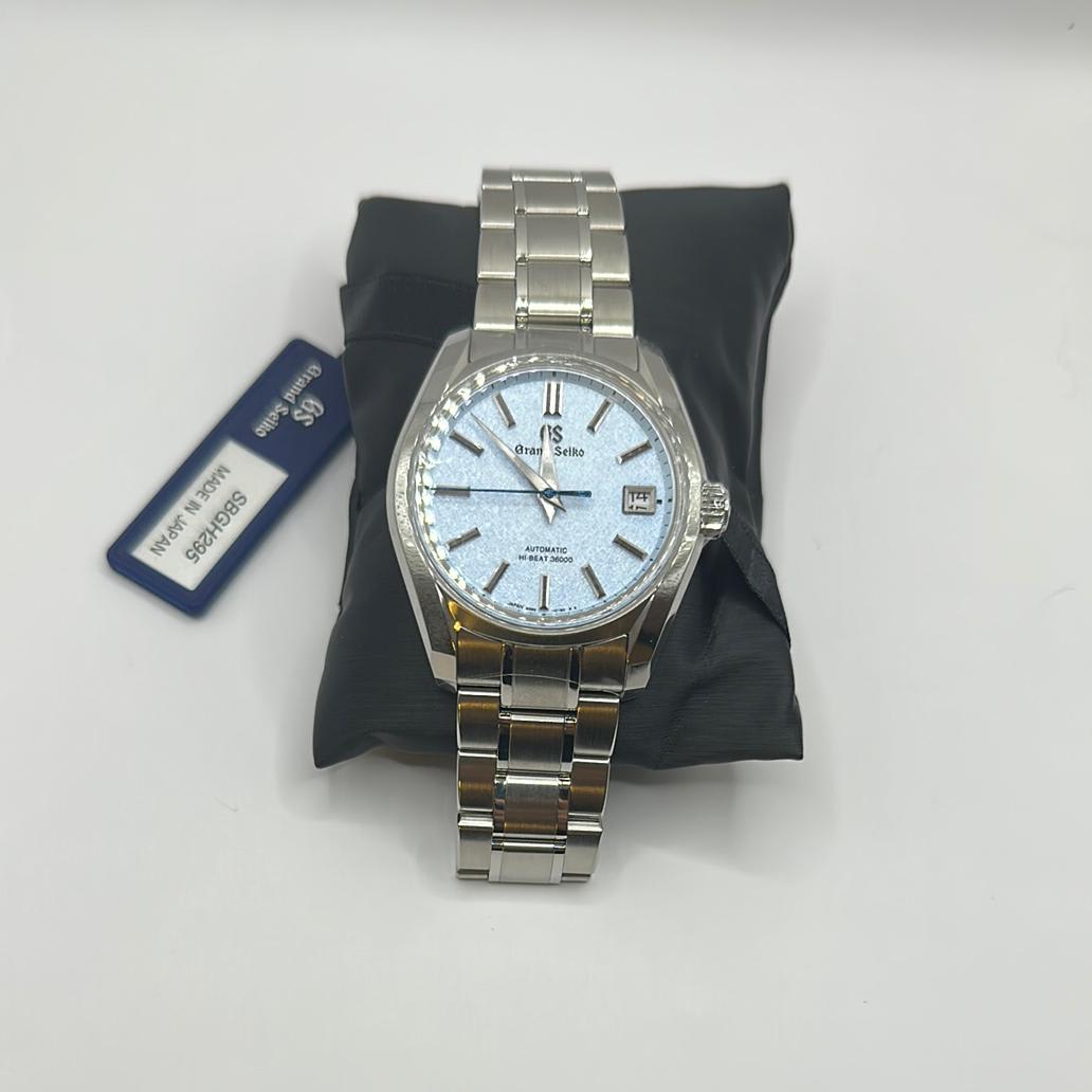2022 Grand Seiko Heritage Collection Automatic Steel / Ice Blue SBGH295 |  Bezel