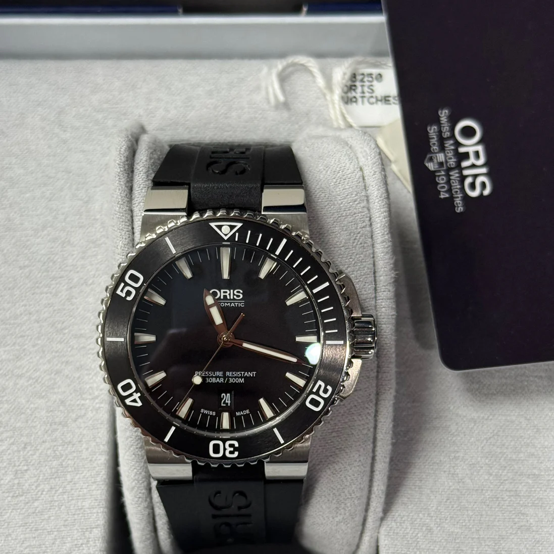 Oris Aquis Date Automatic Steel / Black / Rubber 01 733 7676 4154-07 4 21 34