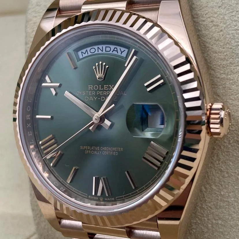 2021 Rolex Day-Date 40 Rose Gold / Fluted / Olive-Green / Roman / President 228235-0025 Listing Image 2