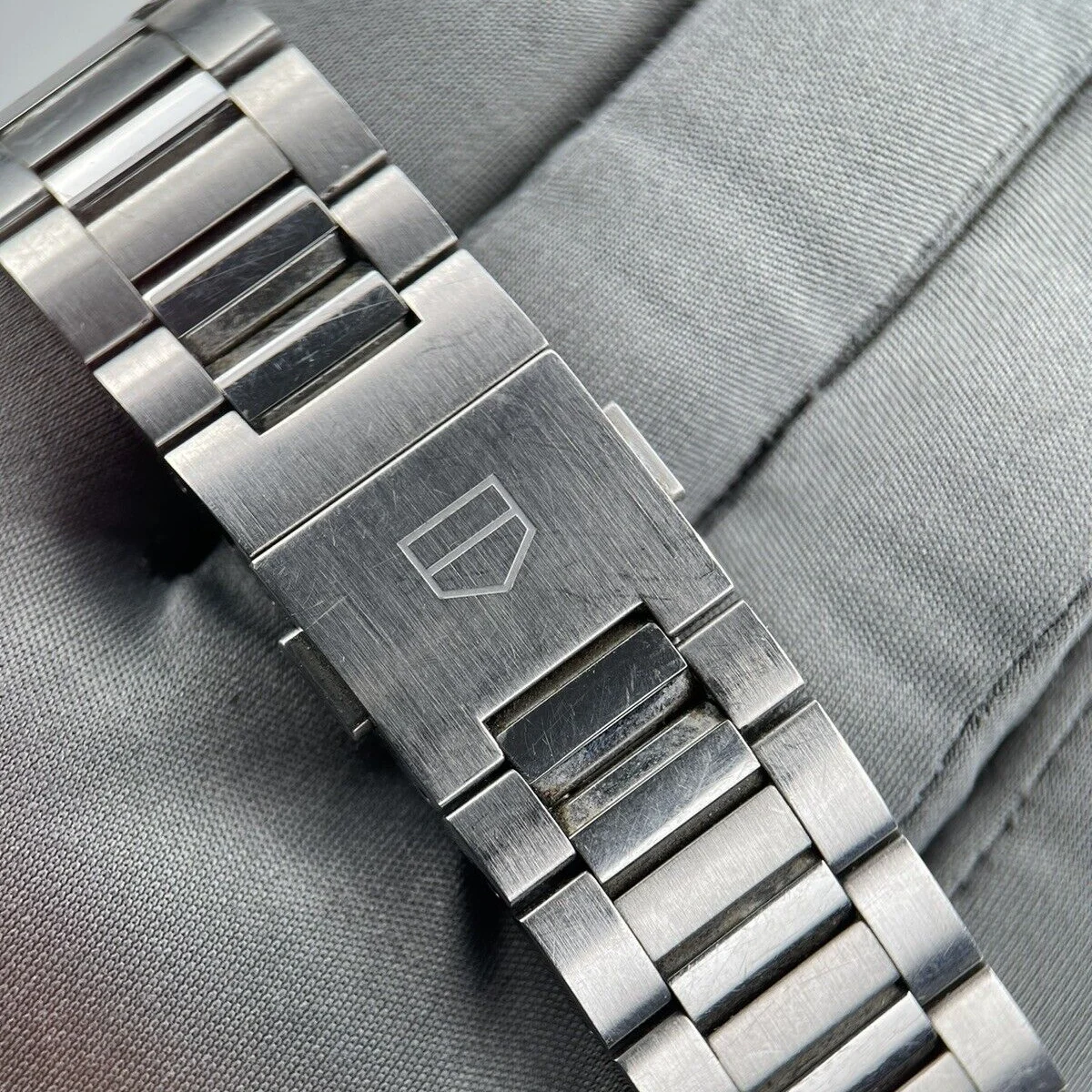 Tag Heuer Carrera Calibre Heuer 02 42 Stainless Steel / Blue / Bracelet CBN2011.BA0642 Listing Image 5