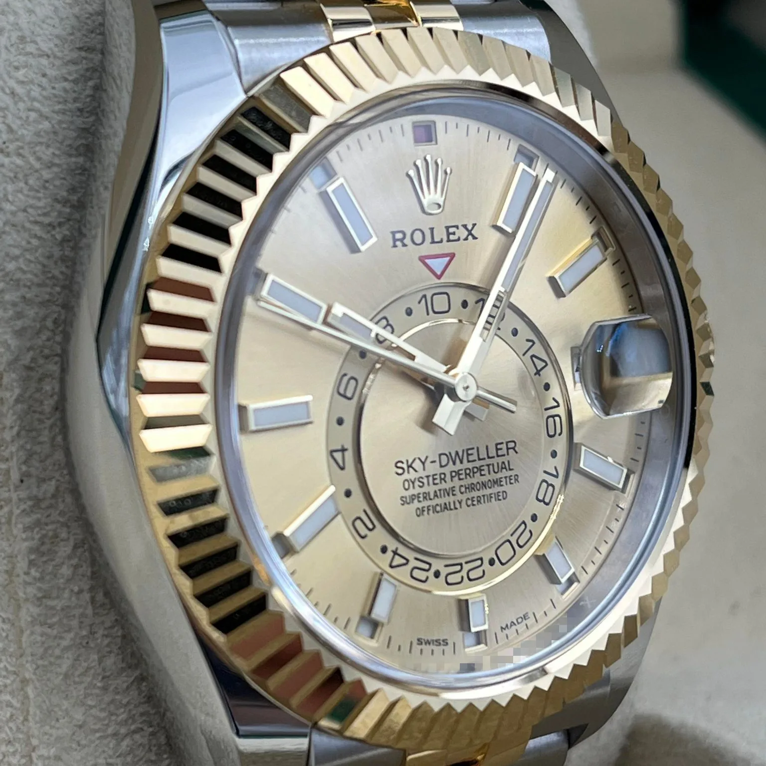 2022 Rolex Sky-Dweller Two-Tone / Champagne / Jubilee 326933-0004 Listing Image 3