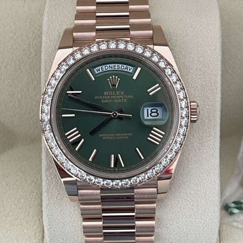 2022 Rolex Day-Date 40 Rose Gold / Diamond-Set / Olive-Green / Roman ...