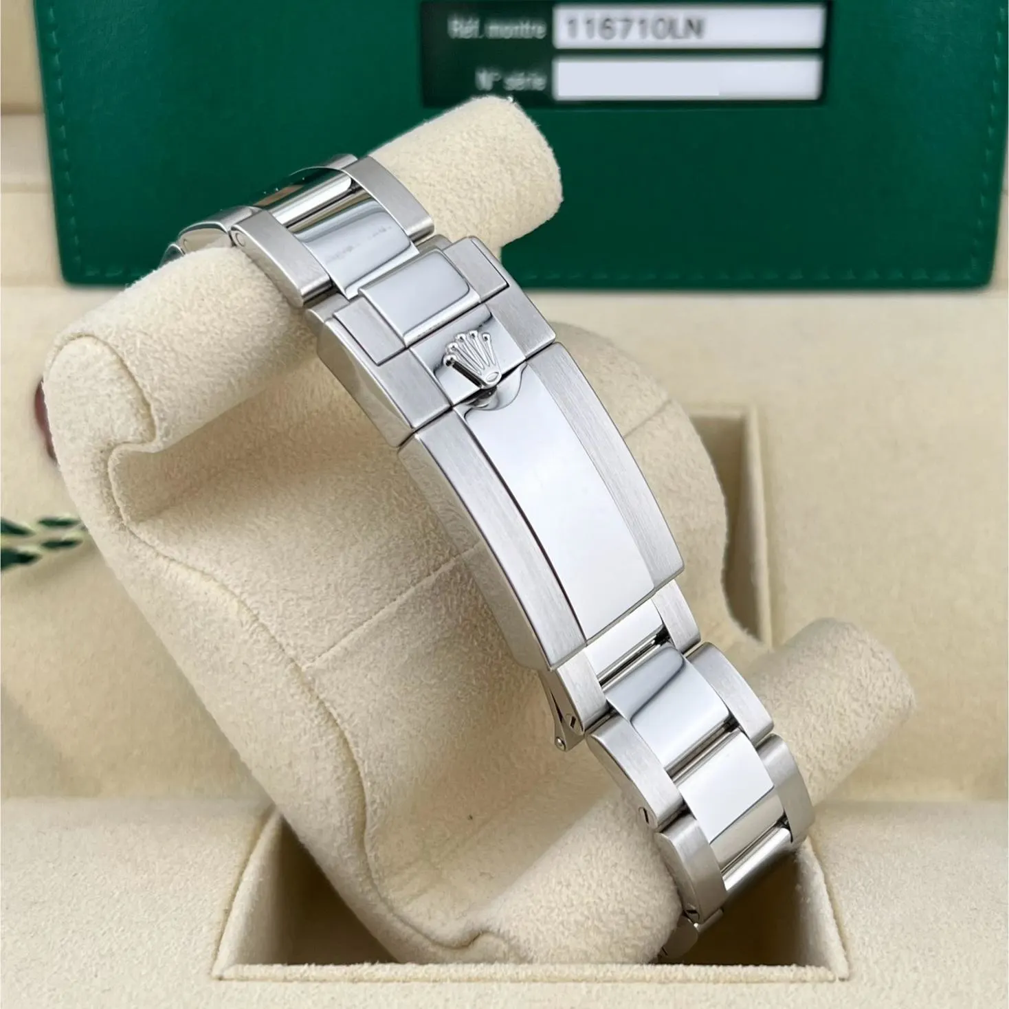 2010 Rolex GMT-Master II / Black 116710LN-0001 Listing Image 6