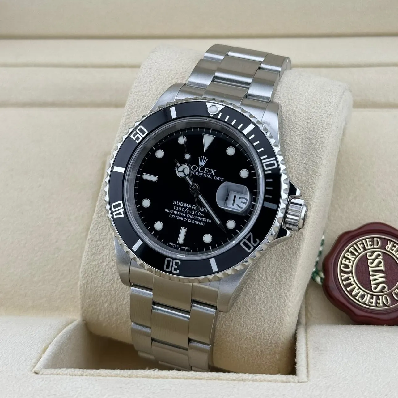 2004 Rolex Submariner Date / SuperLuminova 16610 Listing Image 2