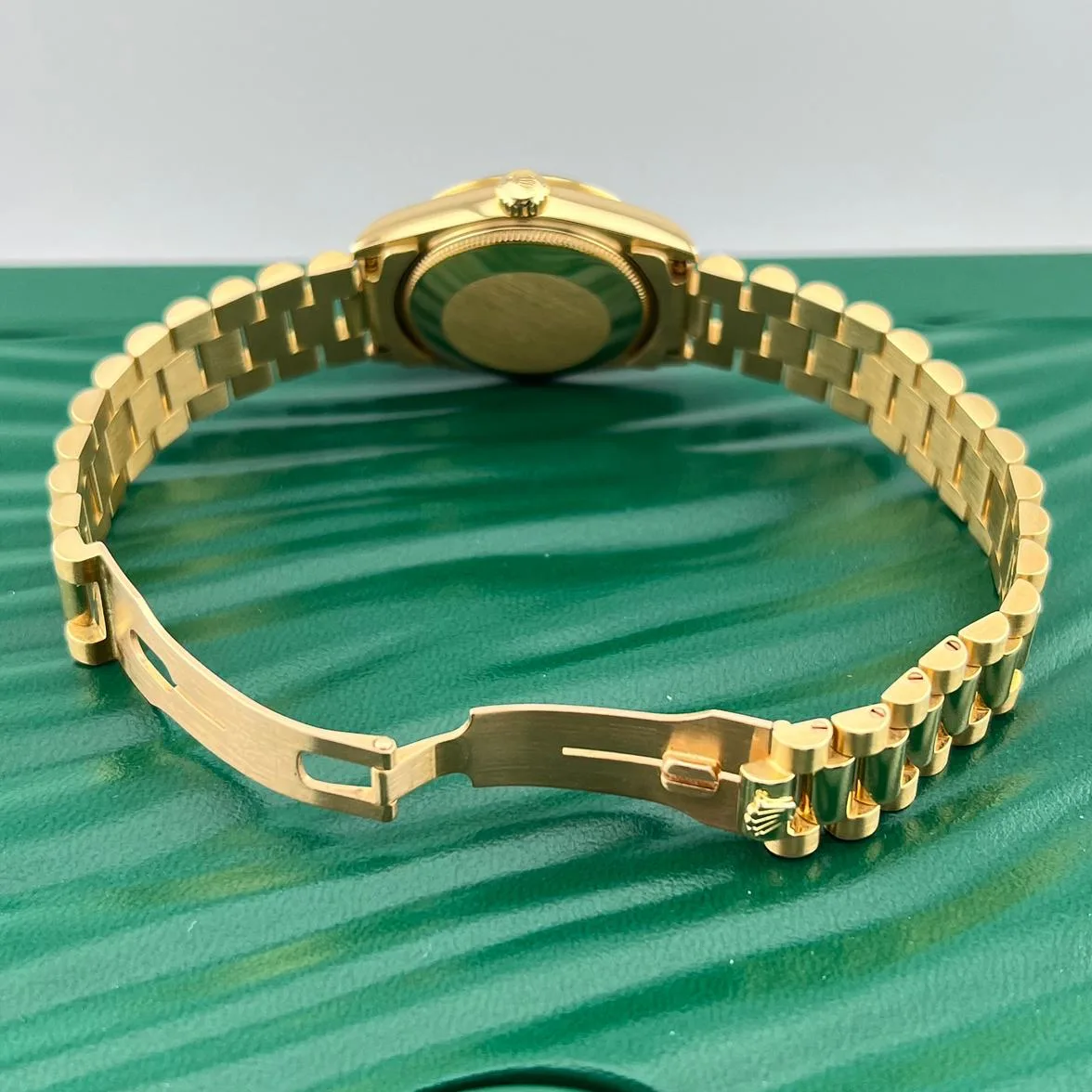 1990 Rolex Datejust 31 Yellow Gold / Fluted / White / Roman Diamond-Set / President 68278 Listing Image 7