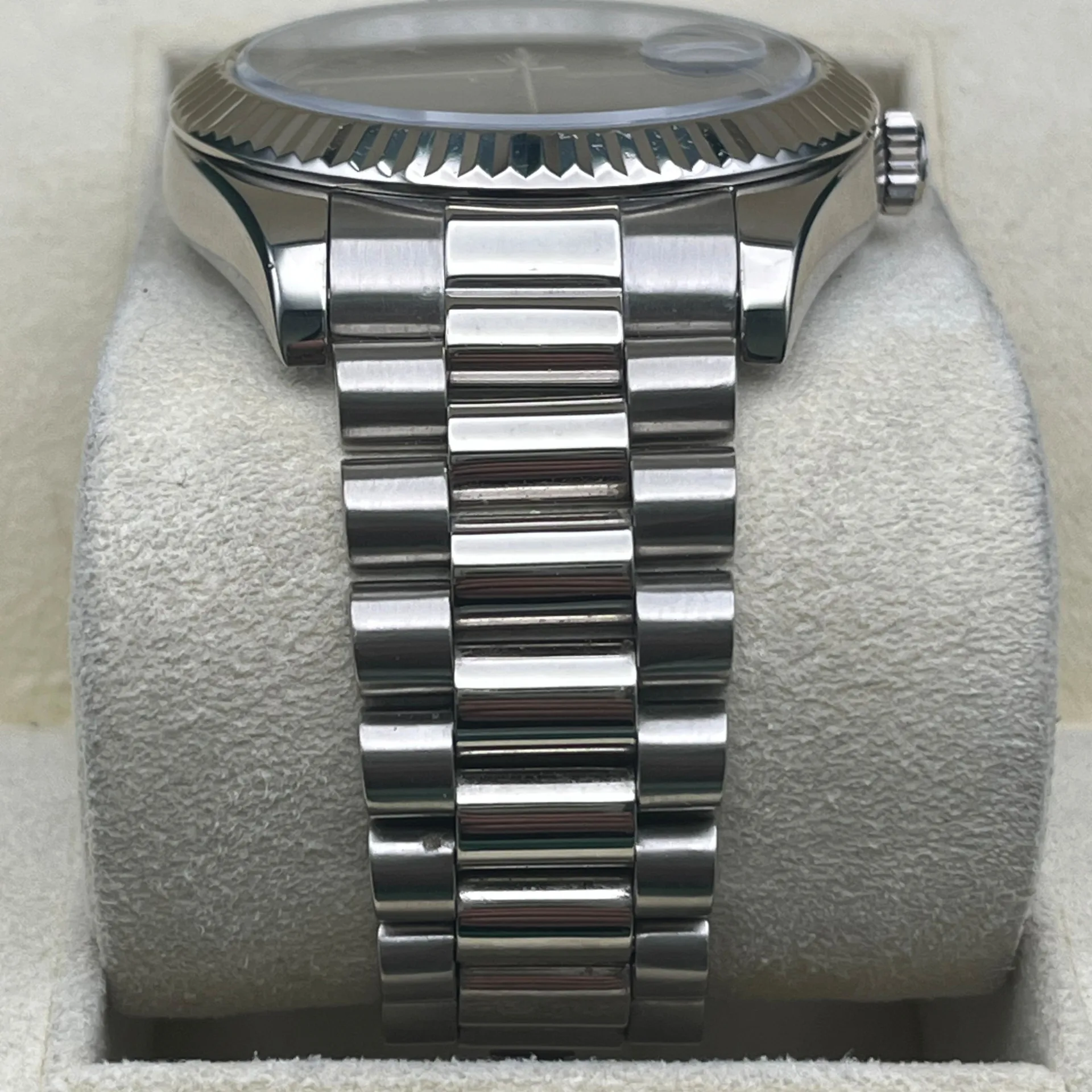 Rolex Day Date 218239 Bezel Parts Auction: Rolex Day-Date II 41