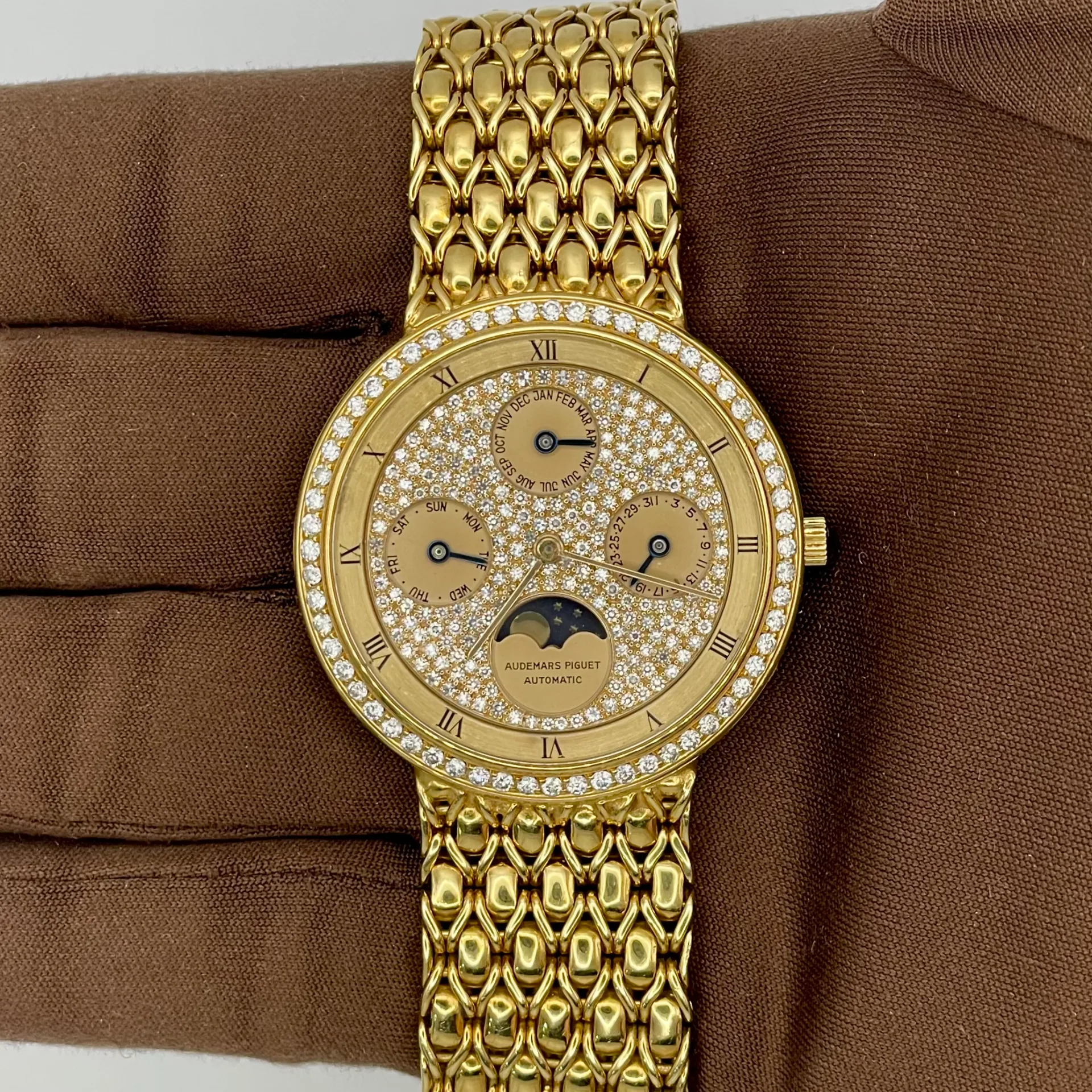 1995 Audemars Piguet Quantieme Perpetual Calendar 36 Yellow Gold / Diamond-Set / Diamond-Paved / Roman / Bracelet 25618BA