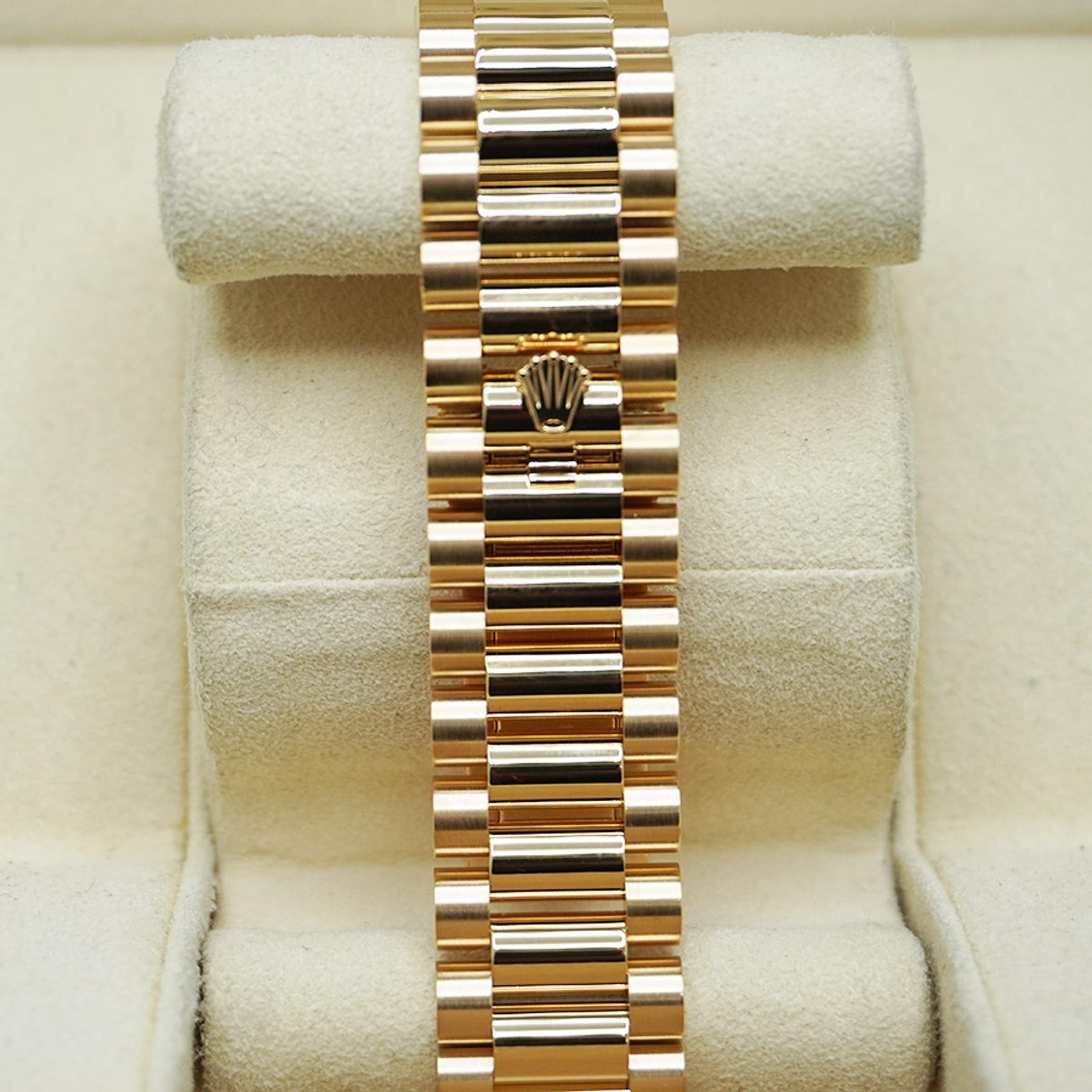 Rolex Day-Date 36 Yellow Gold / Fluted / White / Roman
