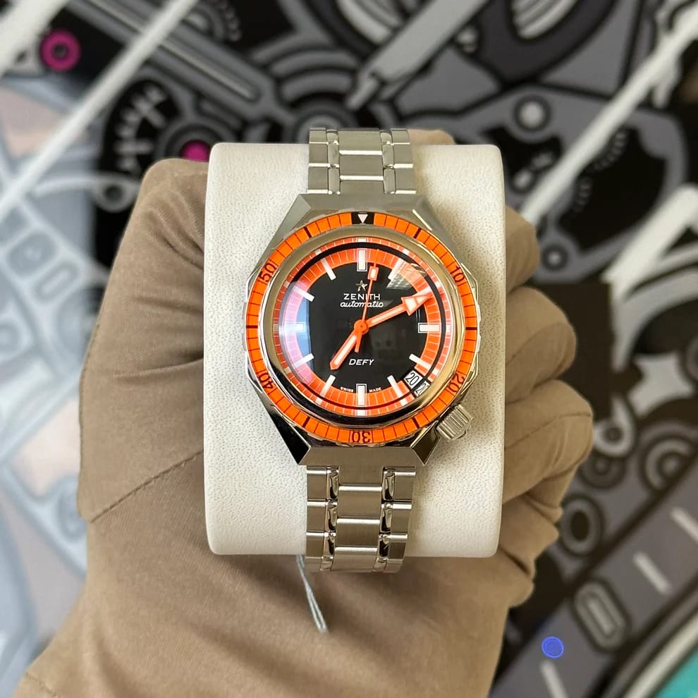 Auction: 2025 Zenith Defy Revival A3648 Orange 37 Steel / Black