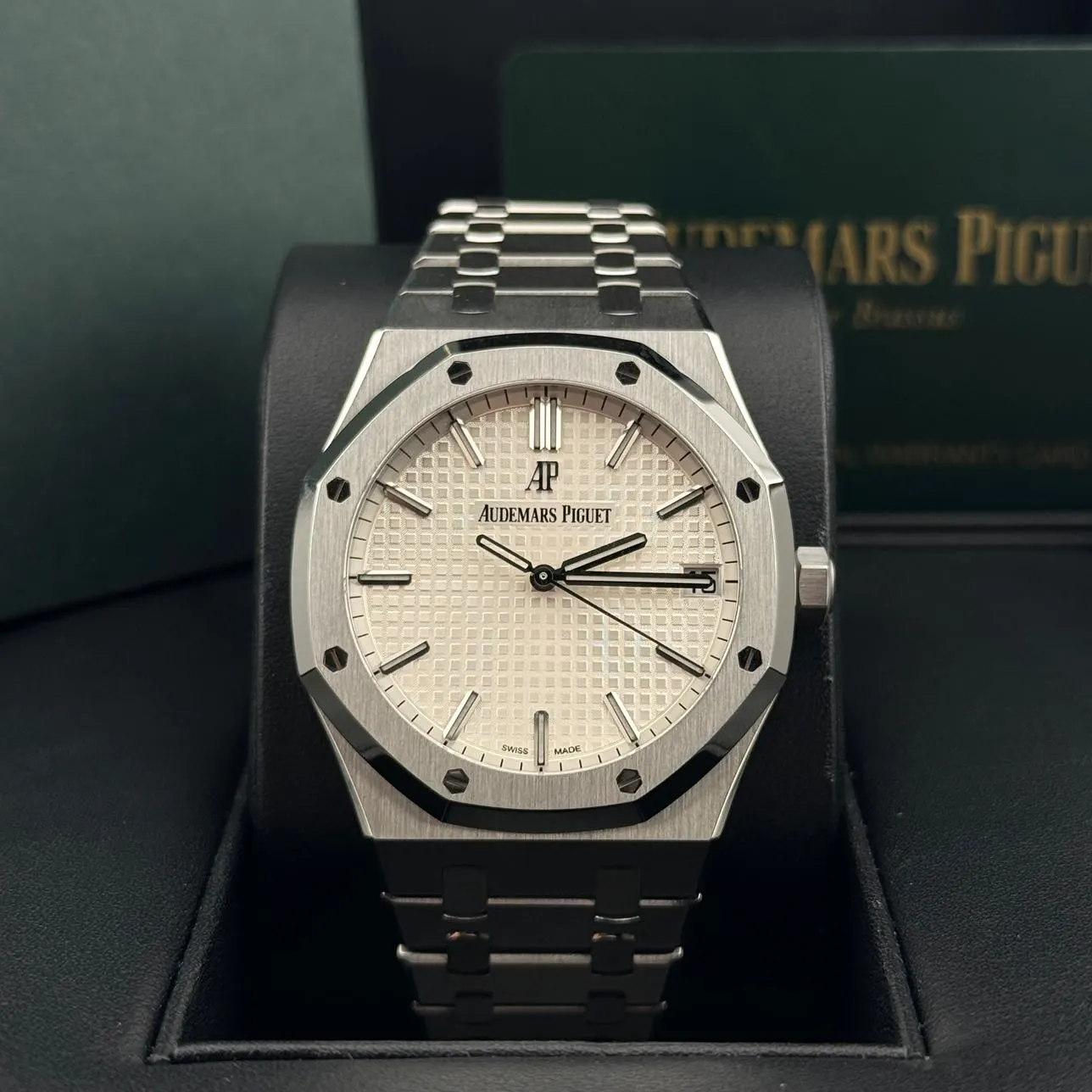 2020 Audemars Piguet Royal Oak 41 / Silvered 15500ST.OO.1220ST.04 Listing Image 8