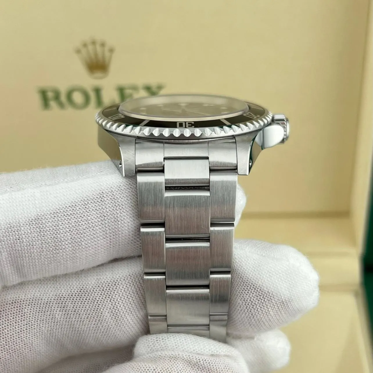 Rolex Submariner No Date / SuperLuminova 14060 Listing Image 5
