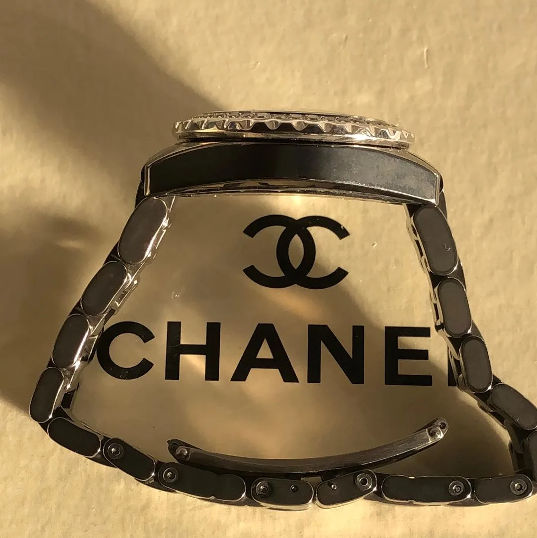 Chanel J12 Diamond Set / Diamonds / Quartz  H2566 Listing Image 2