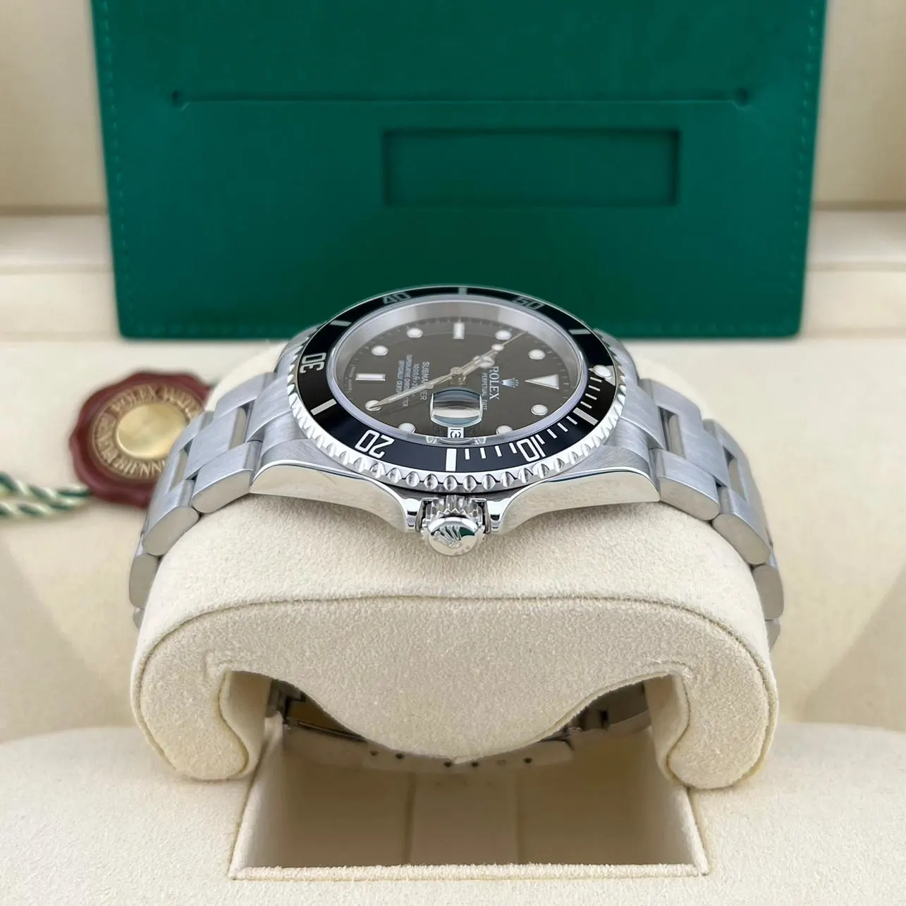 2007 Rolex Submariner Date / SuperLuminova 16610 Listing Image 3