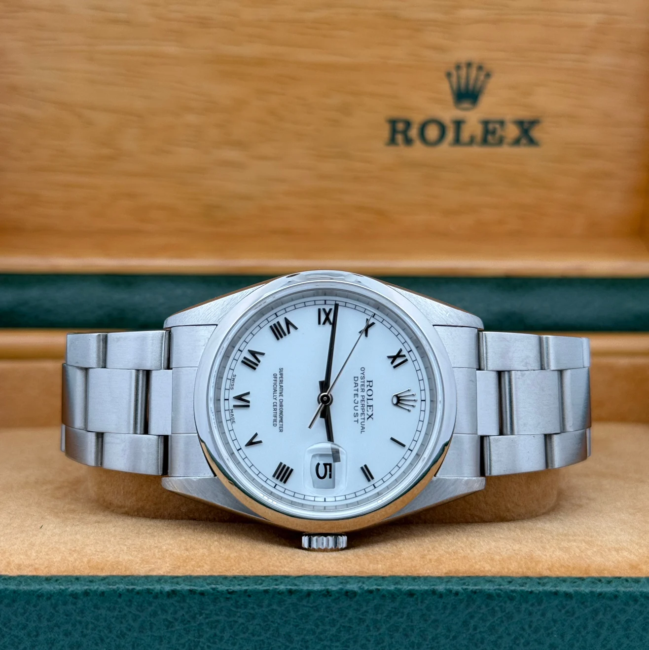 2005 Rolex Datejust 36 Steel / Smooth / White / Roman / Oyster  16200