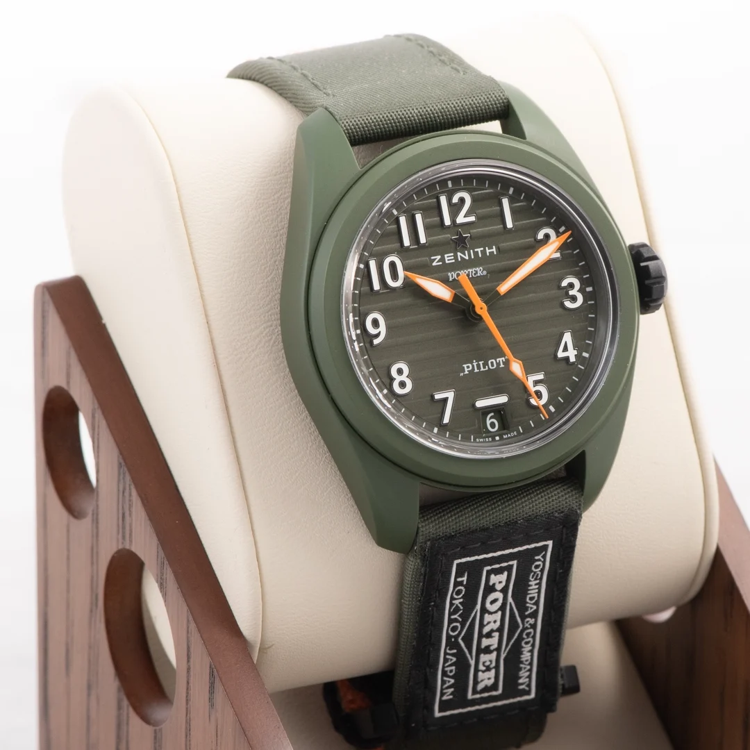 2025 Zenith Pilot Automatic Porter 40 Khaki Green ceramic / Khaki-Green / Arabic / Strap - Limited to 500 Pieces 49.4001.3620/63.I001