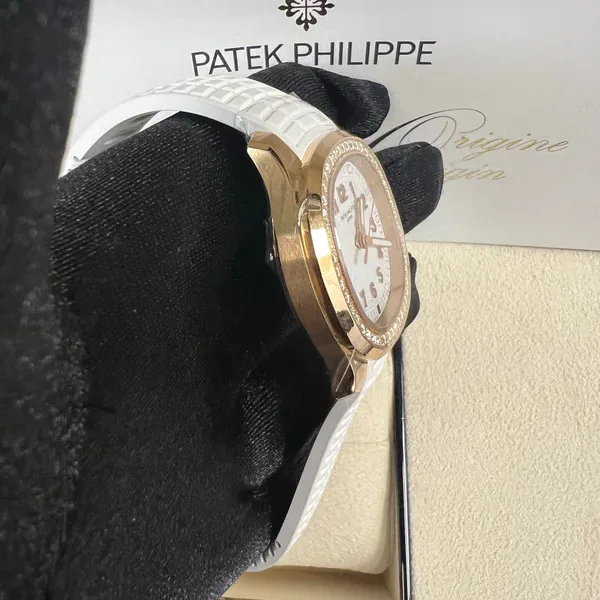 Patek Philippe Aquanaut Luce Travel Time Rose Gold / Diamond-Set / White 5269/200R-001 Listing Image 3