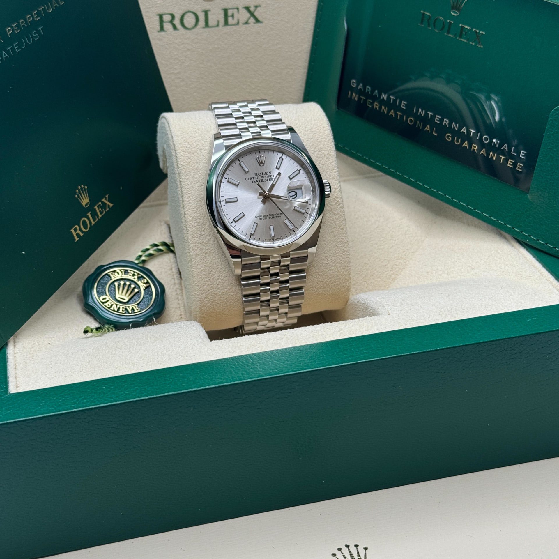 Rolex Datejust 36 Smooth Silver Jubilee 126200-0001 Watches