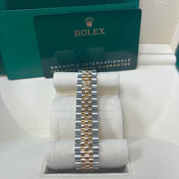 Rolex Datejust 31 Two-Tone Fluted / Silver / Diamond-Set / Jubilee 278273-0020 Listing Image 4