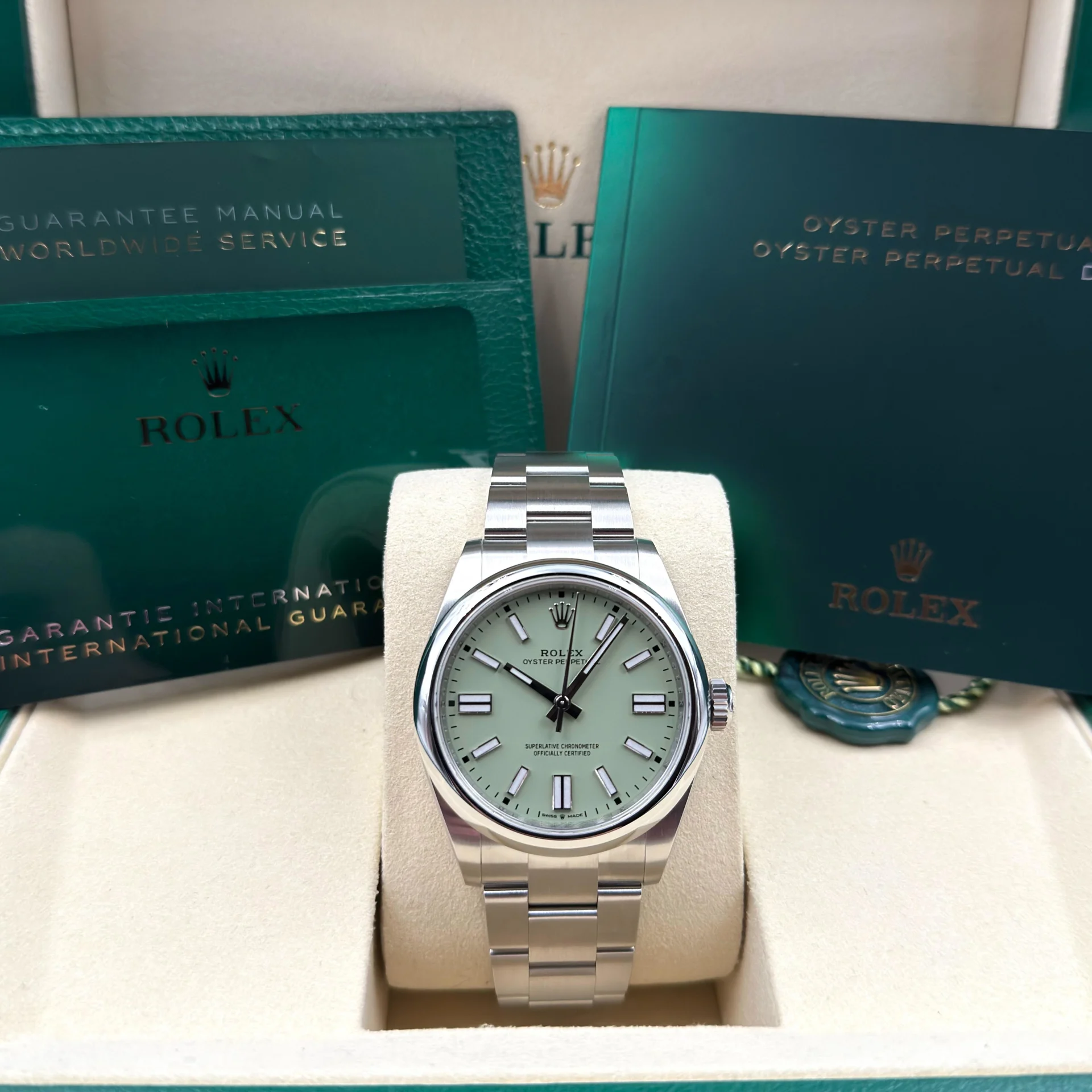 2025 Rolex Oyster Perpetual 41 Steel / Smooth / Pistachio / Oyster 134300-0006