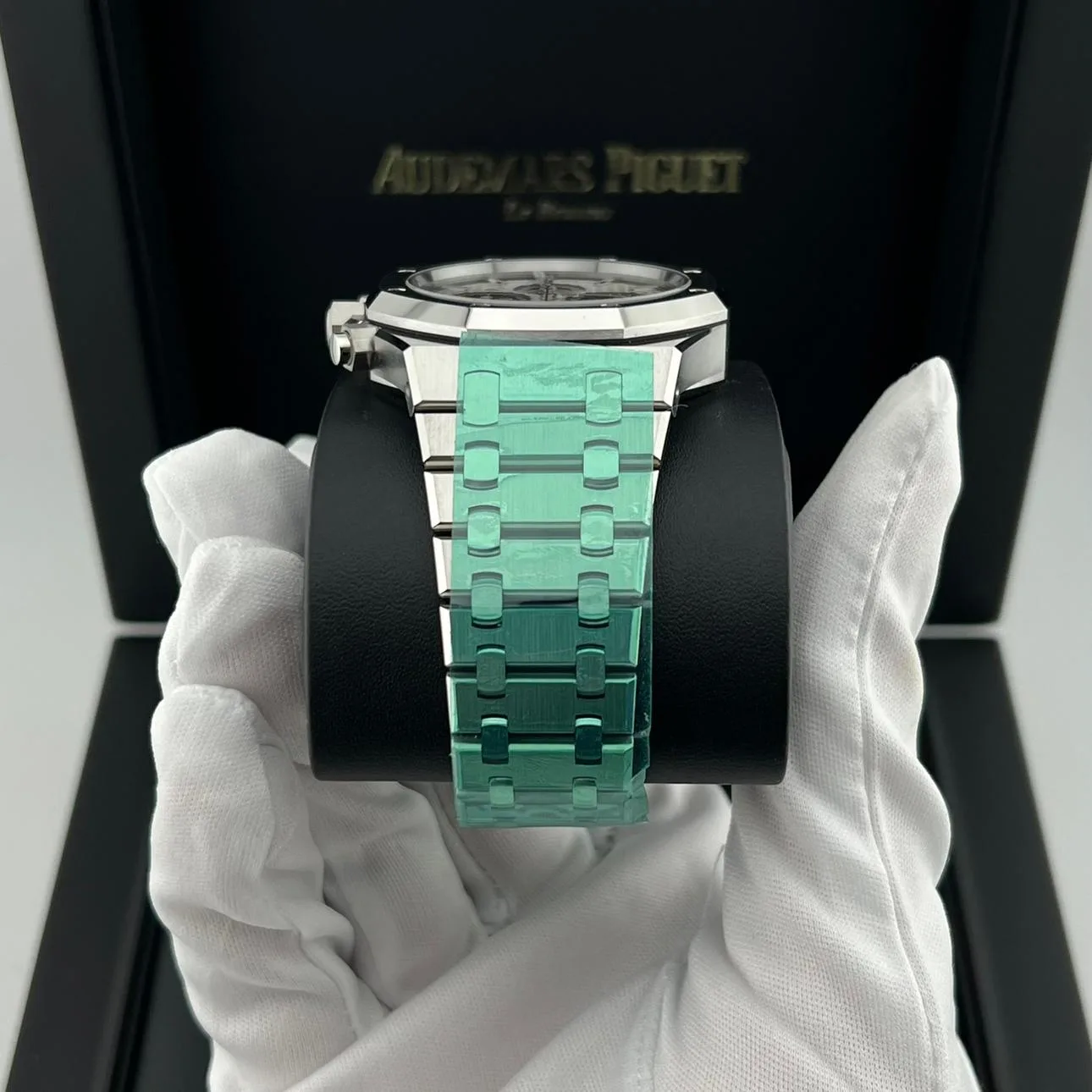 2020 Audemars Piguet Royal Oak Chronograph 41 / Silver and Black 26331ST.OO.1220ST.03 Listing Image 4