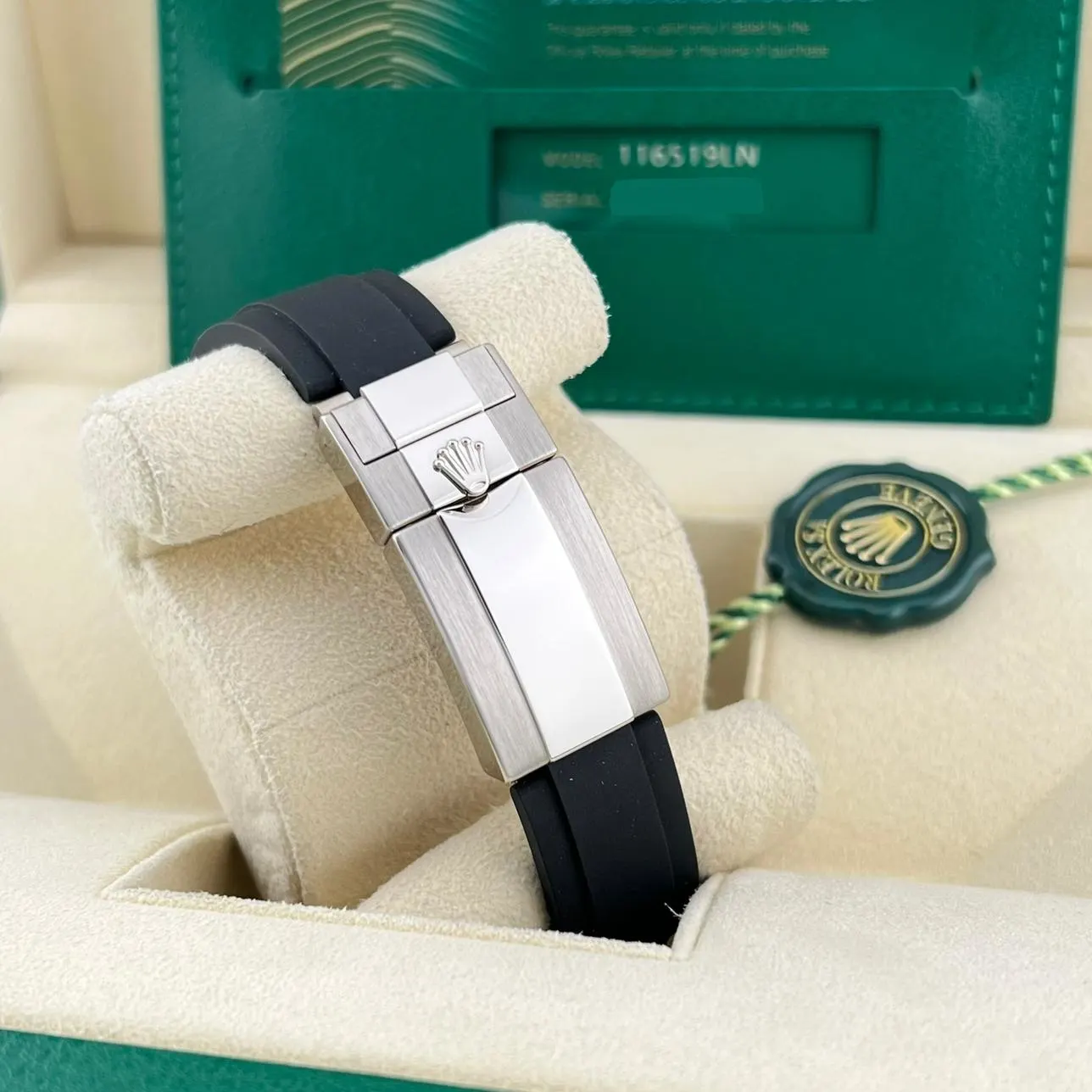 2021 Rolex Daytona White Gold / Ceramic / Silver / Oysterflex 116519LN-0024 Listing Image 4