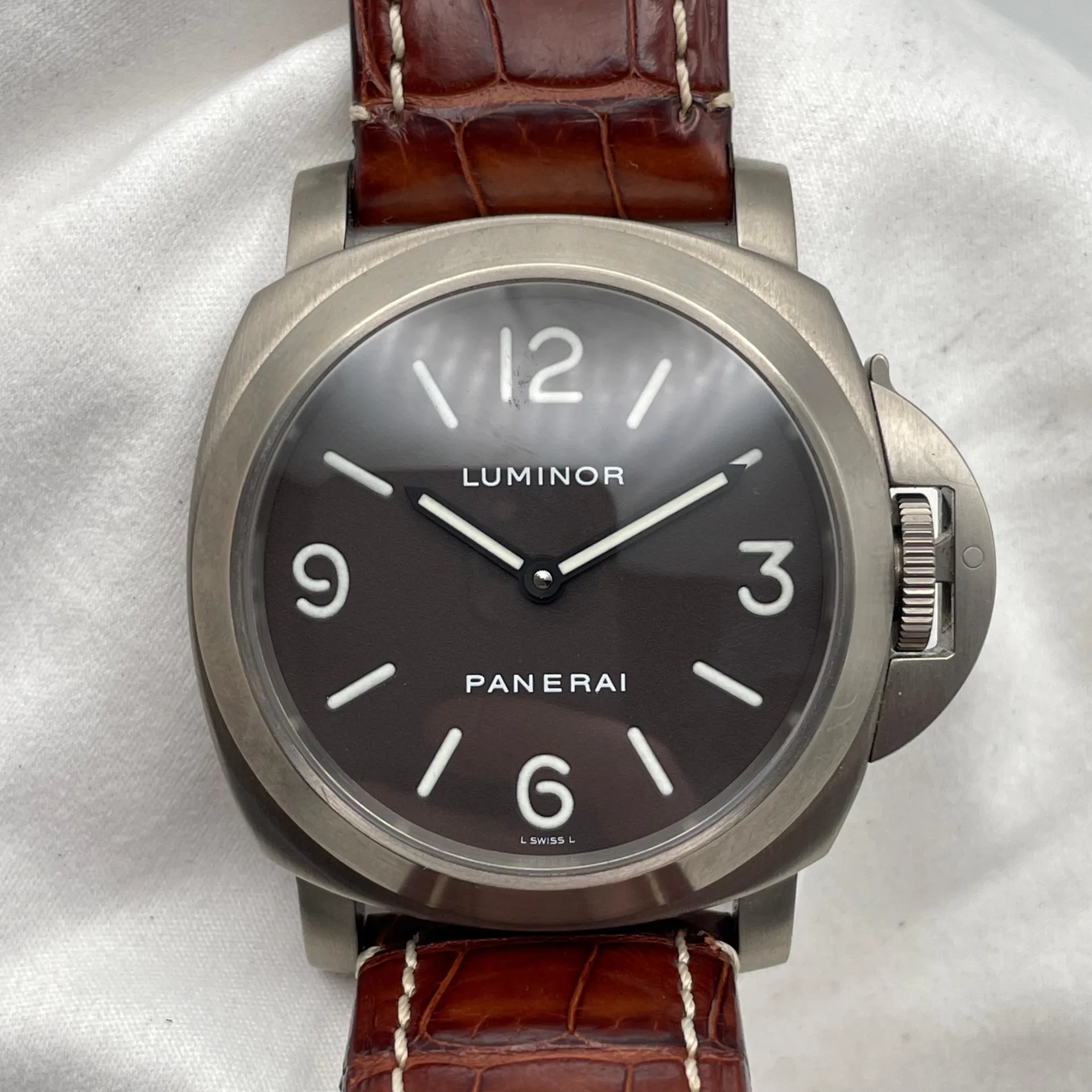 Panerai Luminor Base Titanium PAM00116 Listing Image