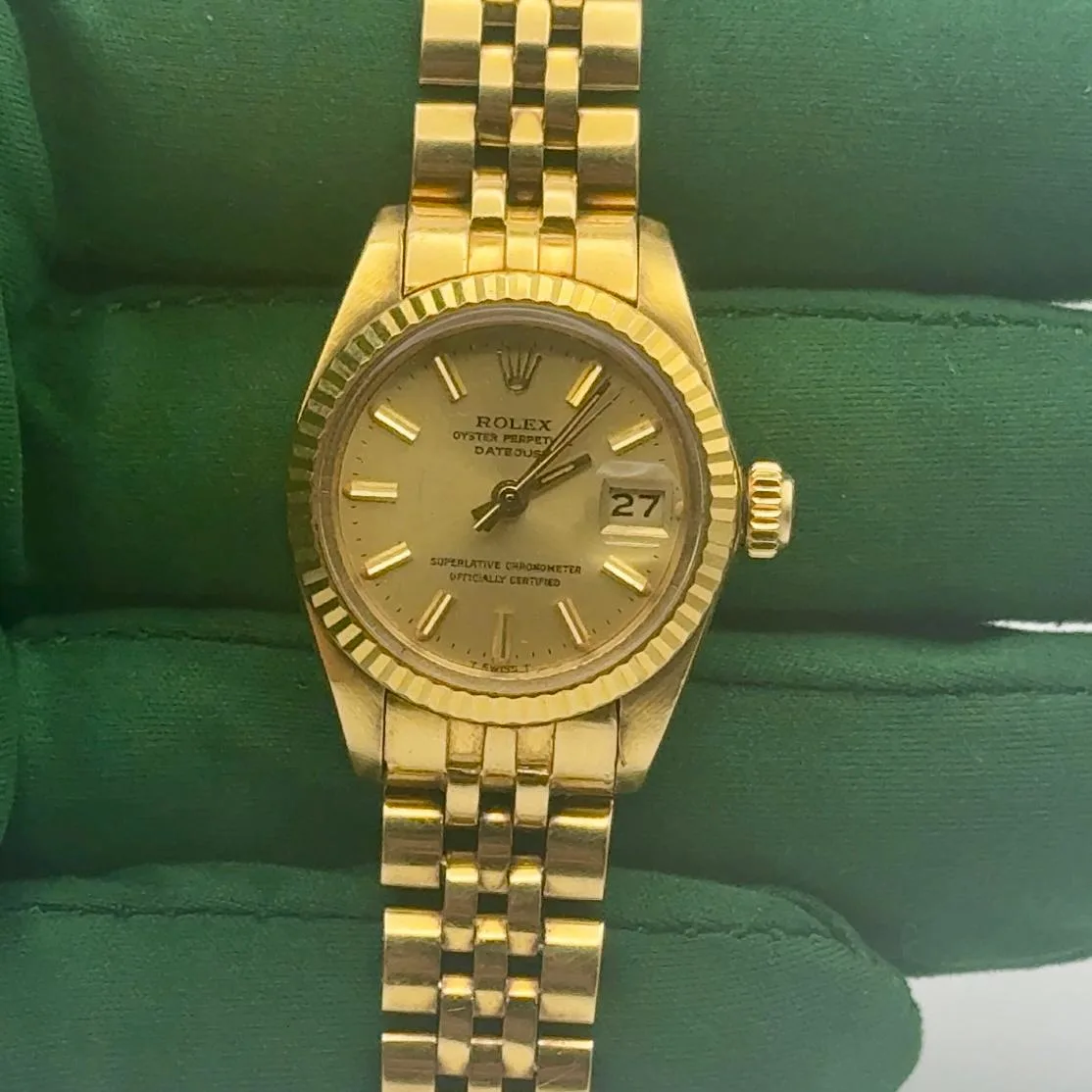 1982 Rolex Lady-Datejust 26 Yellow Gold / Fluted / Champagne / Jubilee 6917