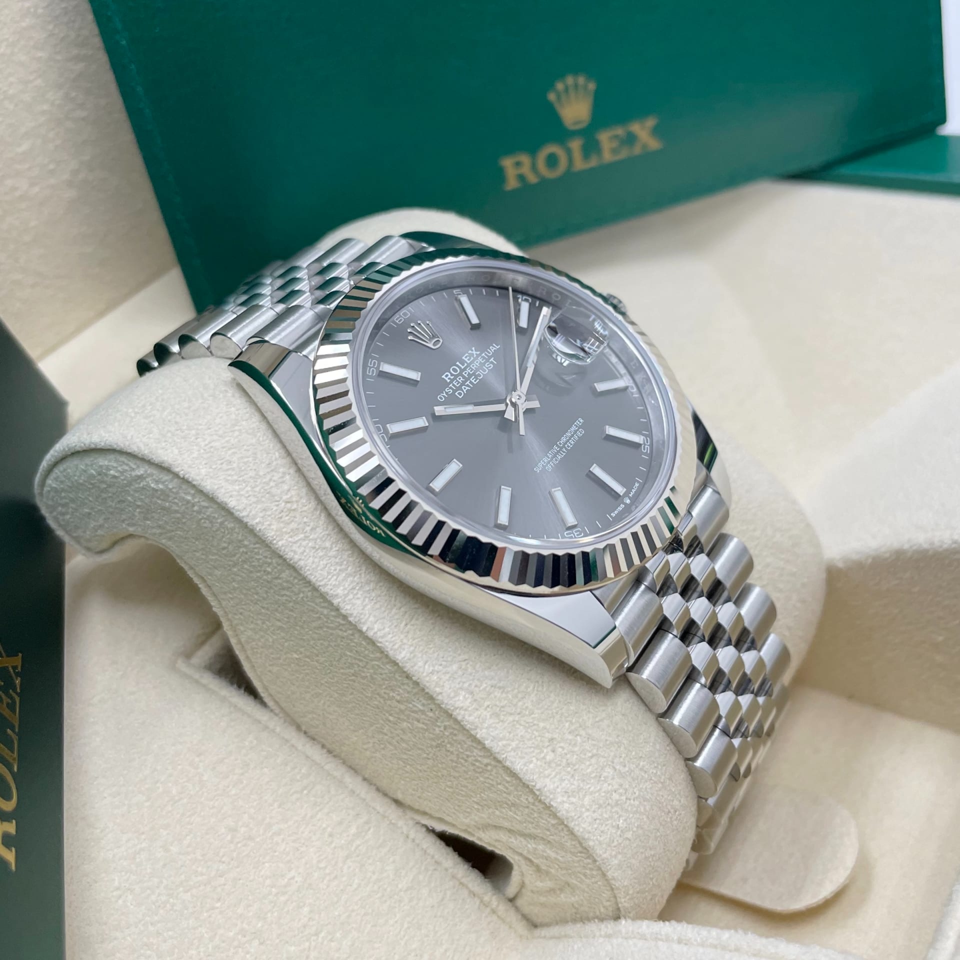 2022 Rolex Datejust 41 Fluted / Slate / Jubilee 126334-0014 | Bezel