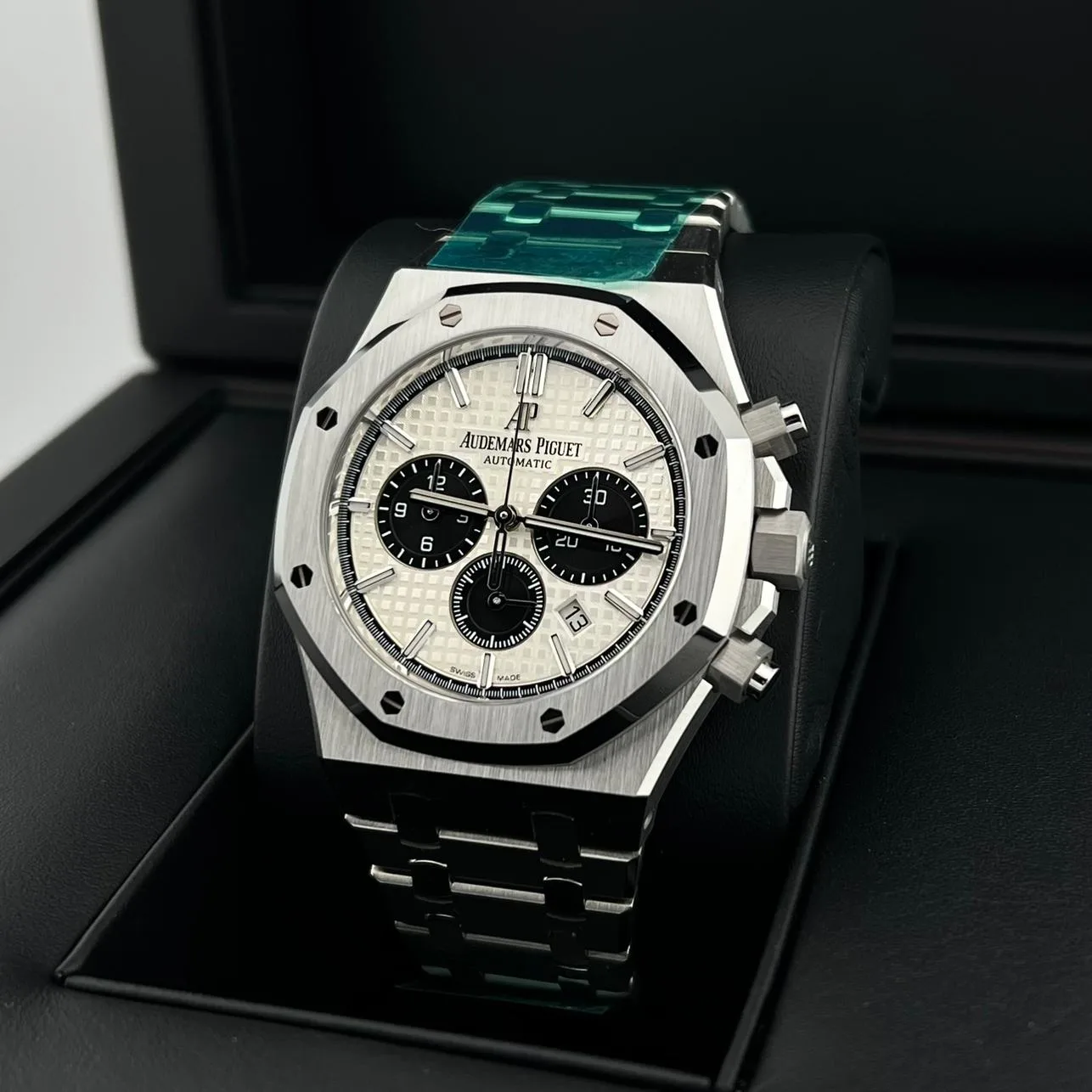 2020 Audemars Piguet Royal Oak Chronograph 41 / Silver and Black 26331ST.OO.1220ST.03 Listing Image 3