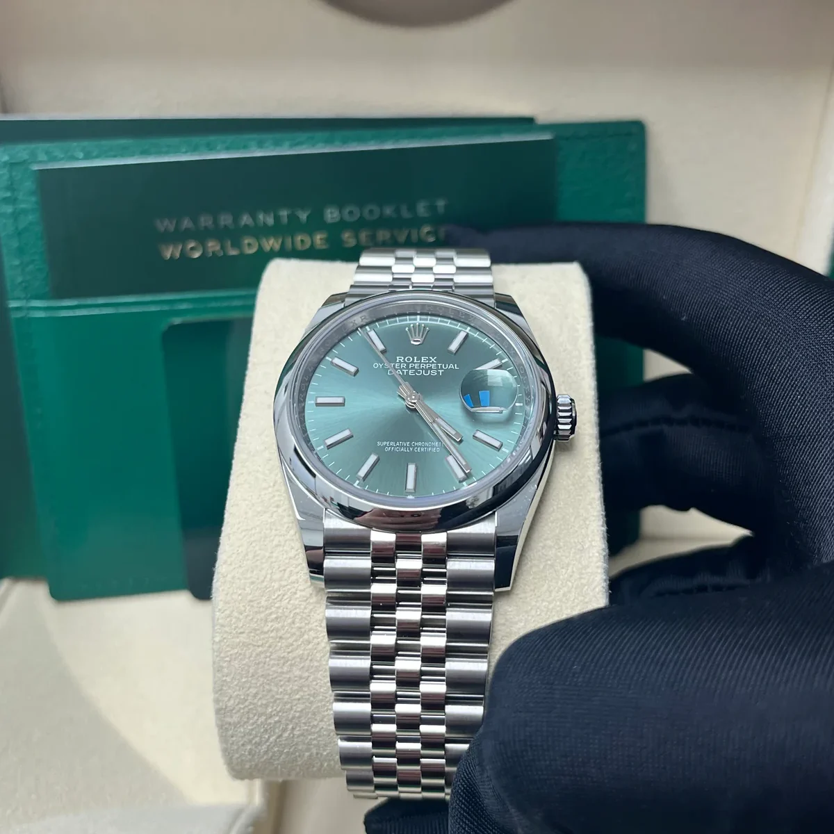 Rolex Datejust 36 Smooth / Mint Green / Jubilee 126200-0023 Listing Image 4