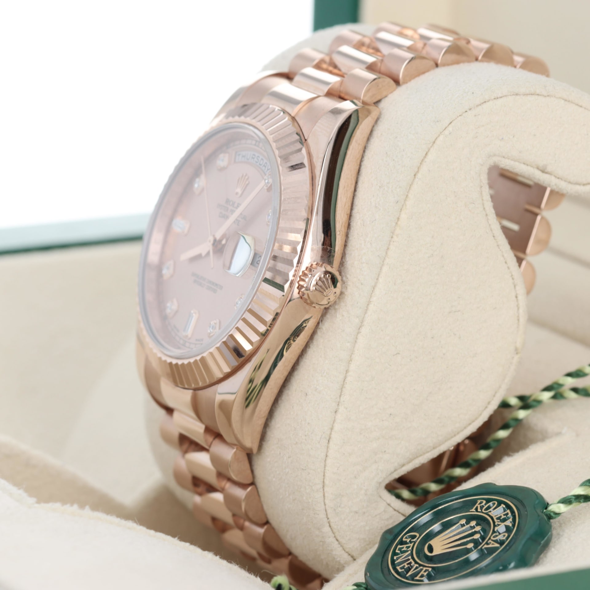 Rolex Day-Date II Rose Gold / Fluted / Pink / Bagette