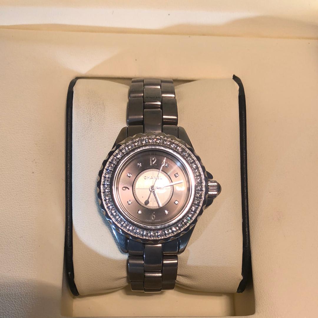 Chanel J12 Diamond Set / Diamonds / Quartz H2566 Watches | Bezel Chanel J12 Diamond Set / Diamonds / Quartz H2566 Watches | Bezel