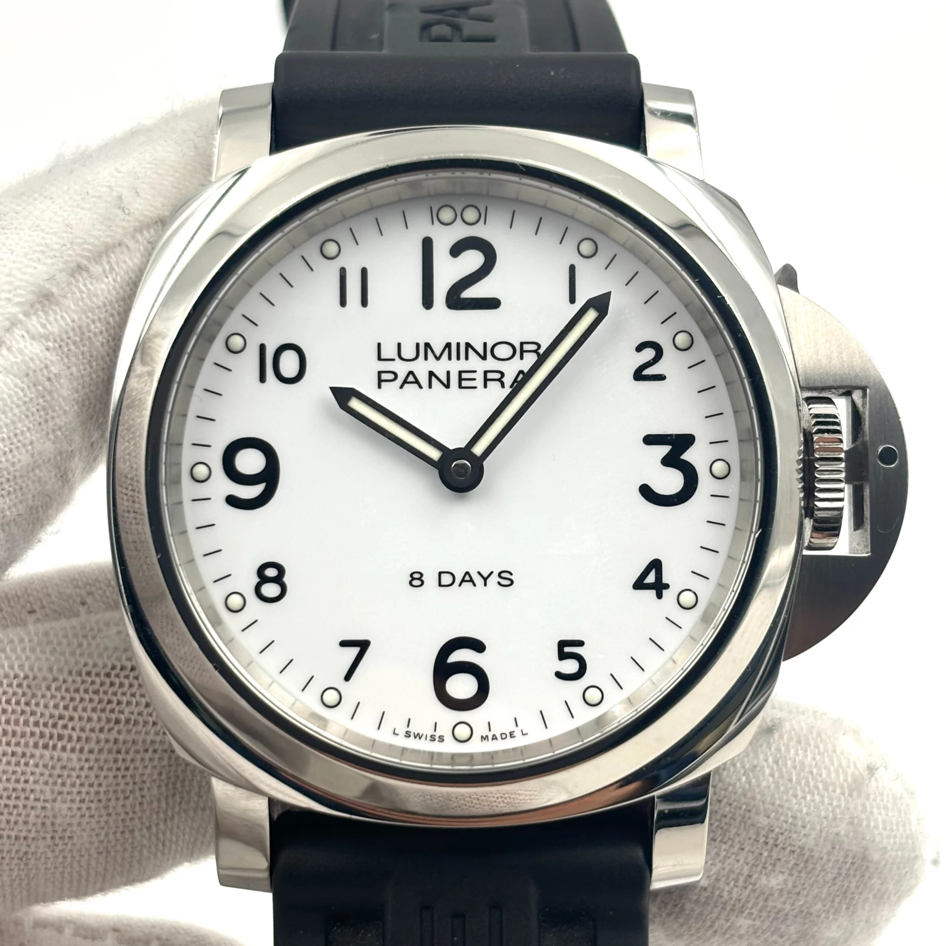 Panerai Luminor Base 44 8 Days Stainless Steel / White PAM00561