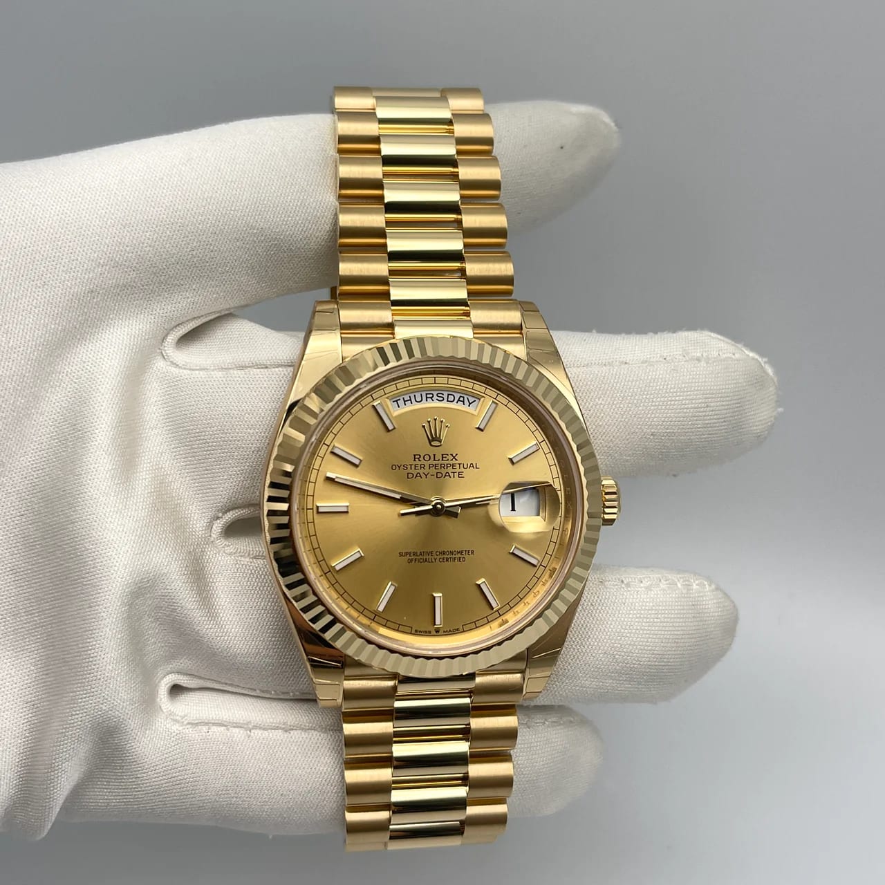 2021 Rolex Day-Date 40 Yellow Gold / Fluted / Champagne / Baguette ...