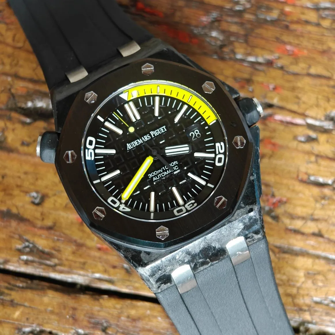 Audemars Piguet Royal Oak Offshore Diver 42 Forged Carbon / Black / Rubber 15706AU.OO.A002CA.01