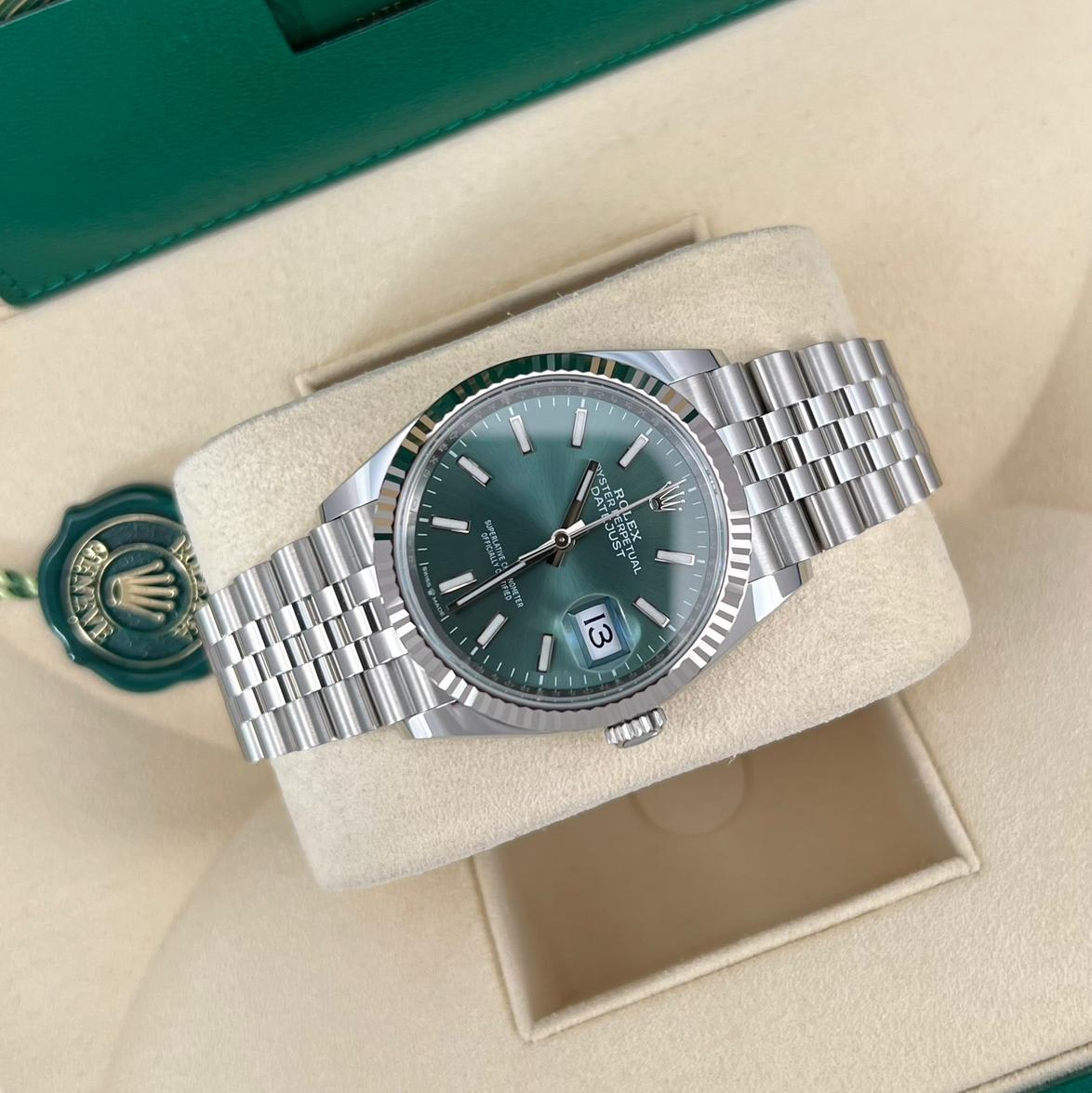 時計 MintGreen Rolex Datejust 126234-0051 36 MM Mint Green Dial Fluted