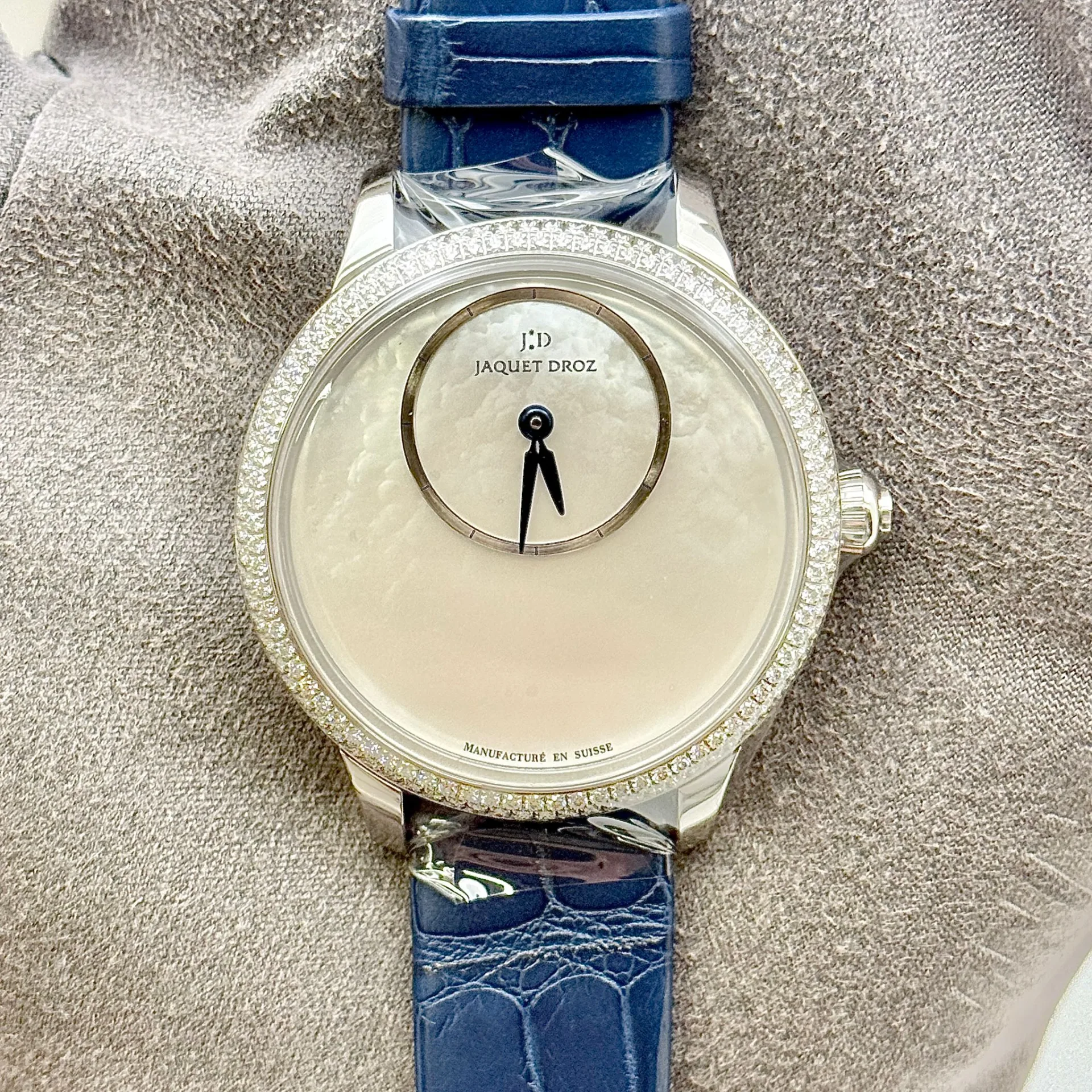 2023 Jaquet Droz Petite Heure Minute 35 Steel / Diamond-Set / MOP / Strap J005000274