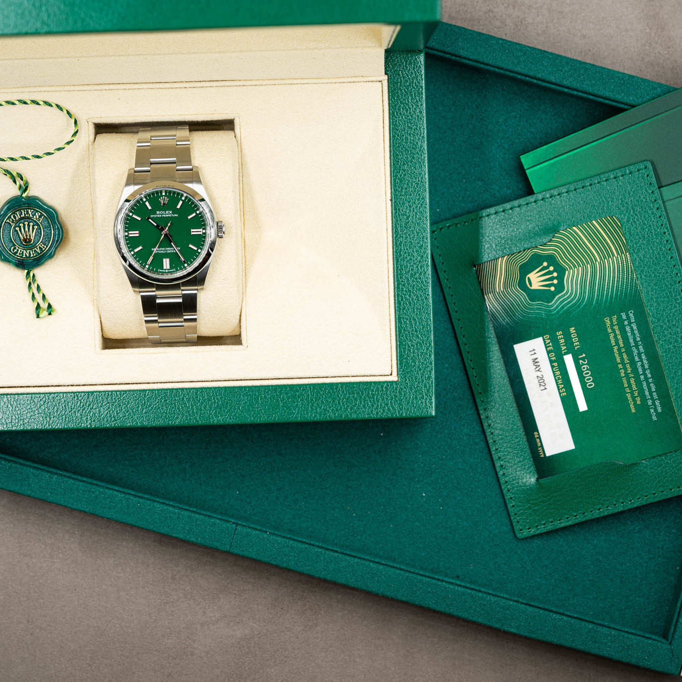 ROLEX グリーンボックス Rolex Gmt-Master 126710GRNR Bruce Wayne Dial May 2025
