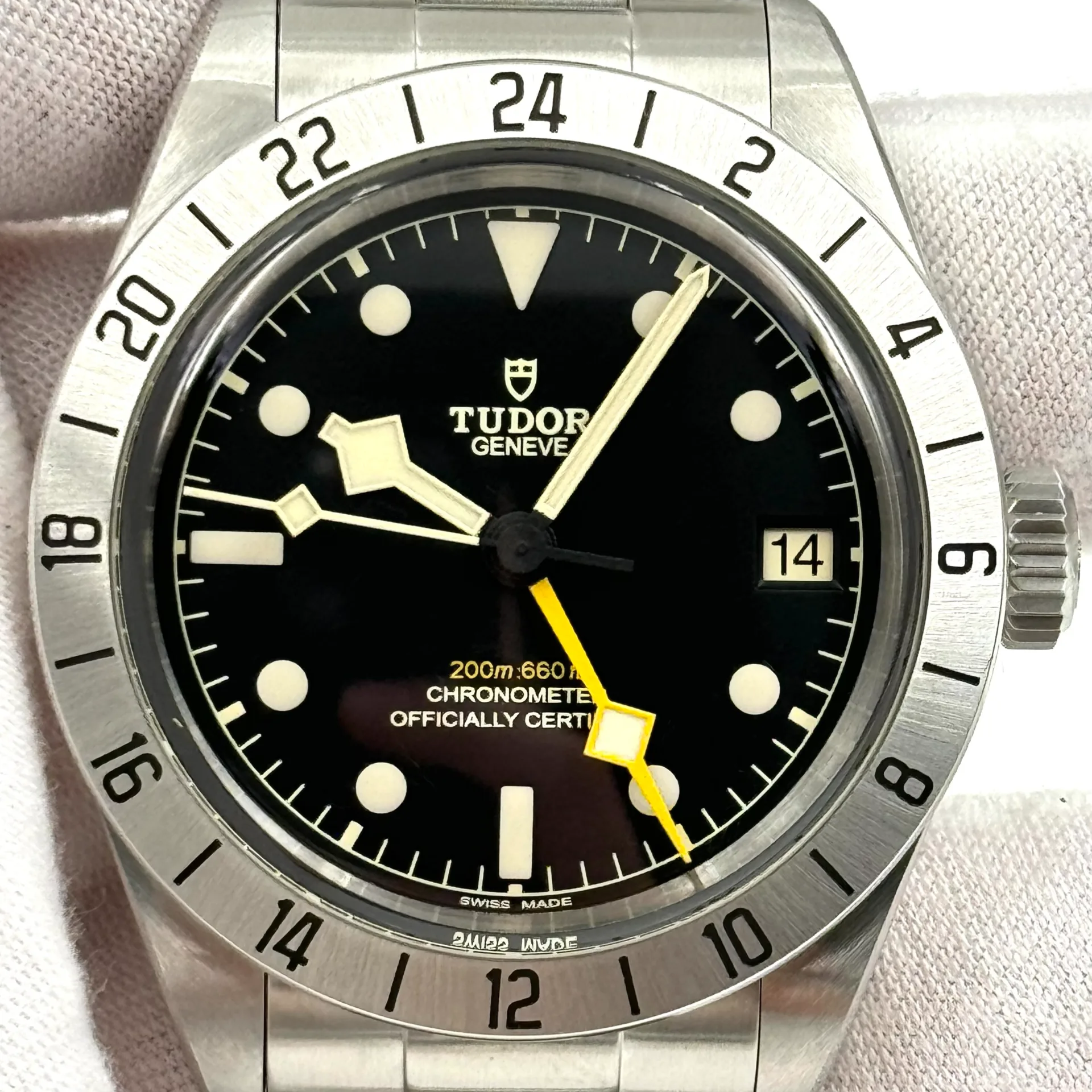 Auction: 2024 Tudor Black Bay Pro / Bracelet M79470-0001 | Bezel